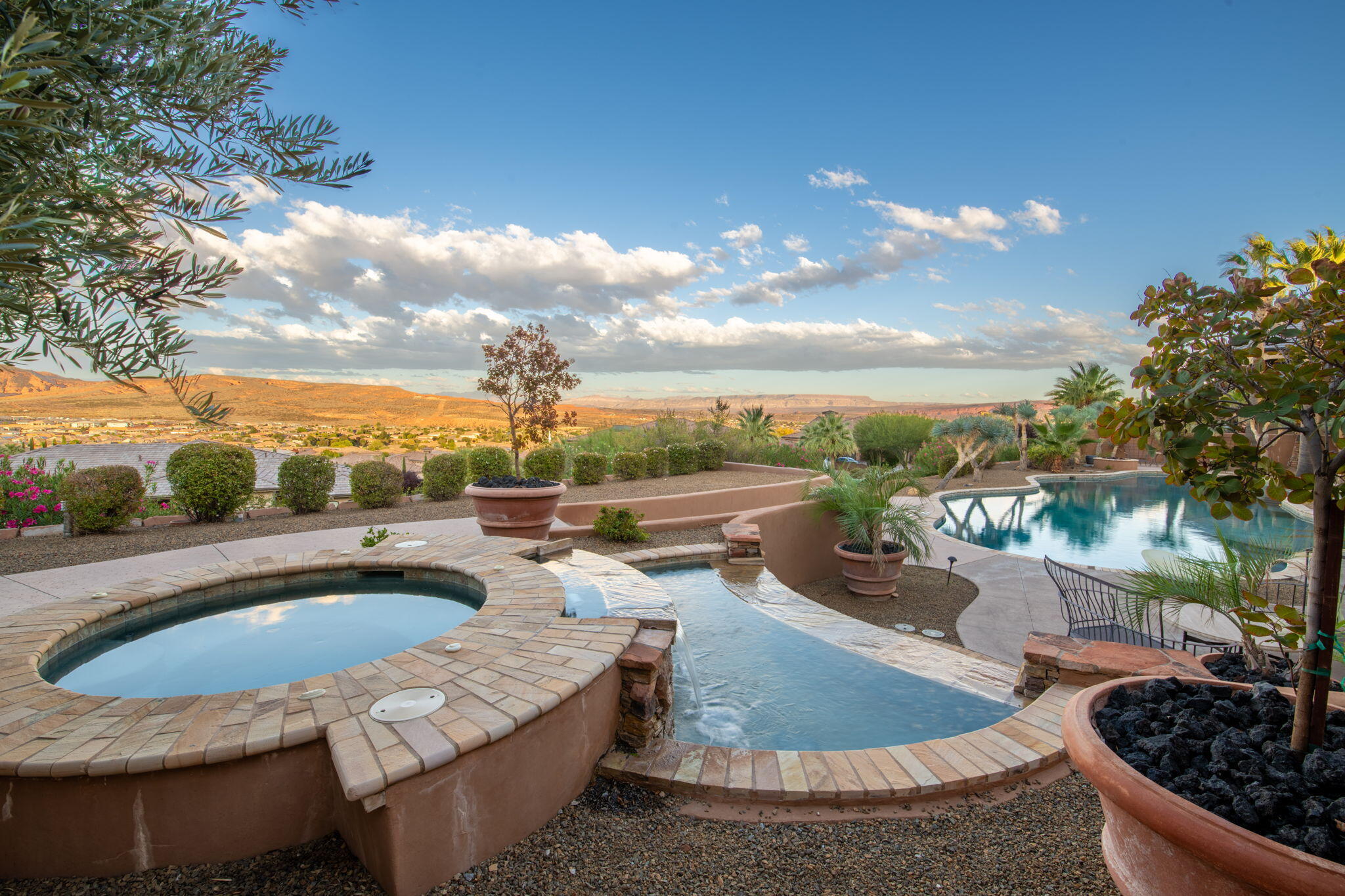 NORTHBRIDGE ESTATES - Residential