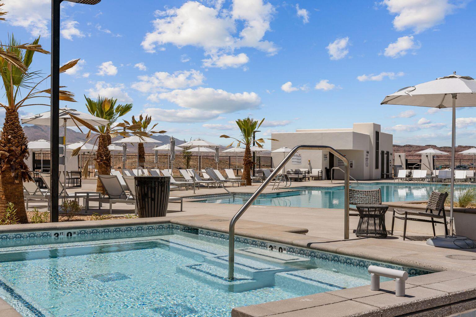 DESERT COLOR RESORT - Land