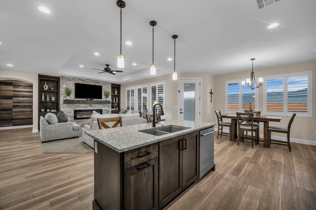 DIXIE SPRINGS - Residential