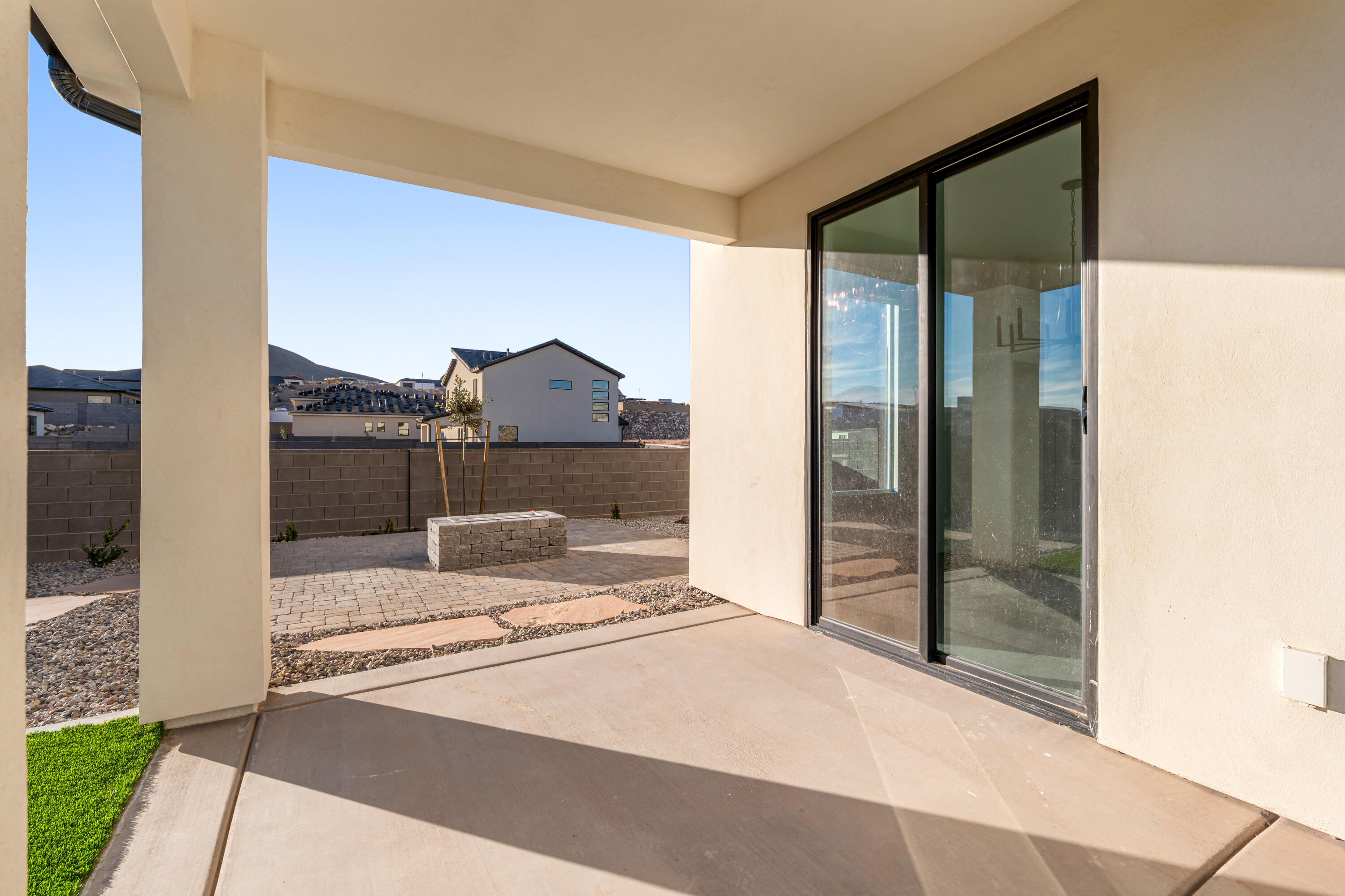 SCENIC POINTE - Residential