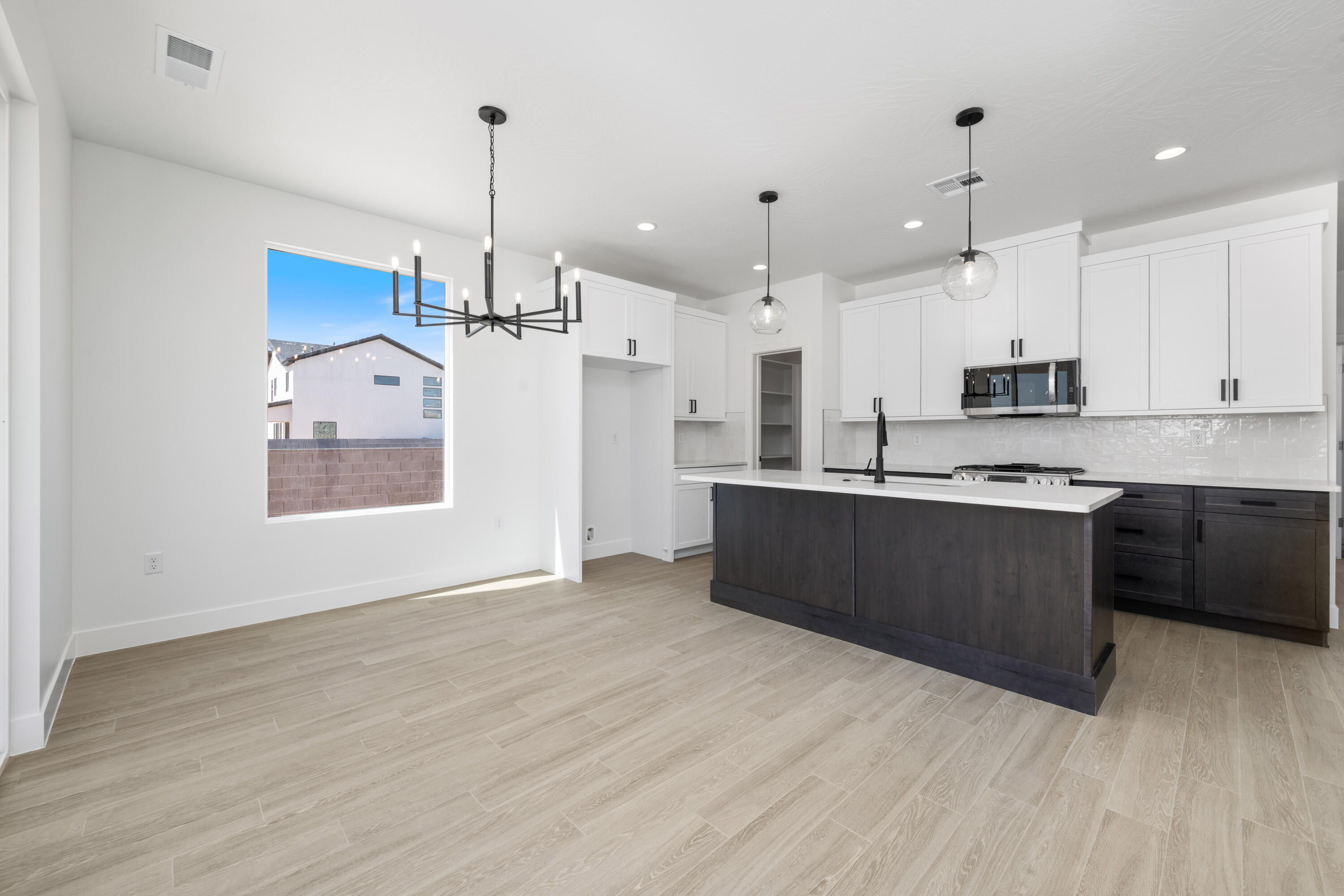 SCENIC POINTE - Residential