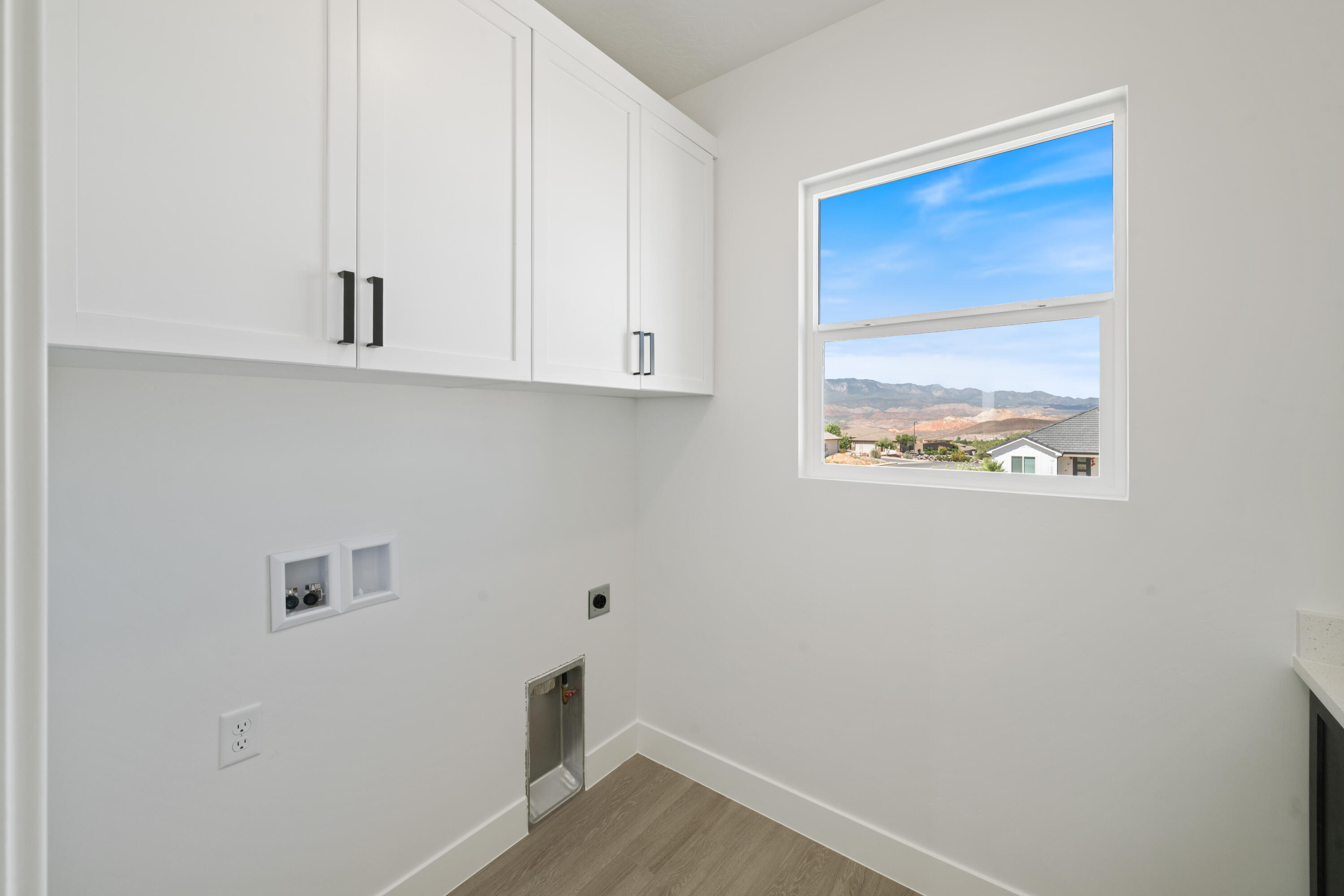 SCENIC POINTE - Residential