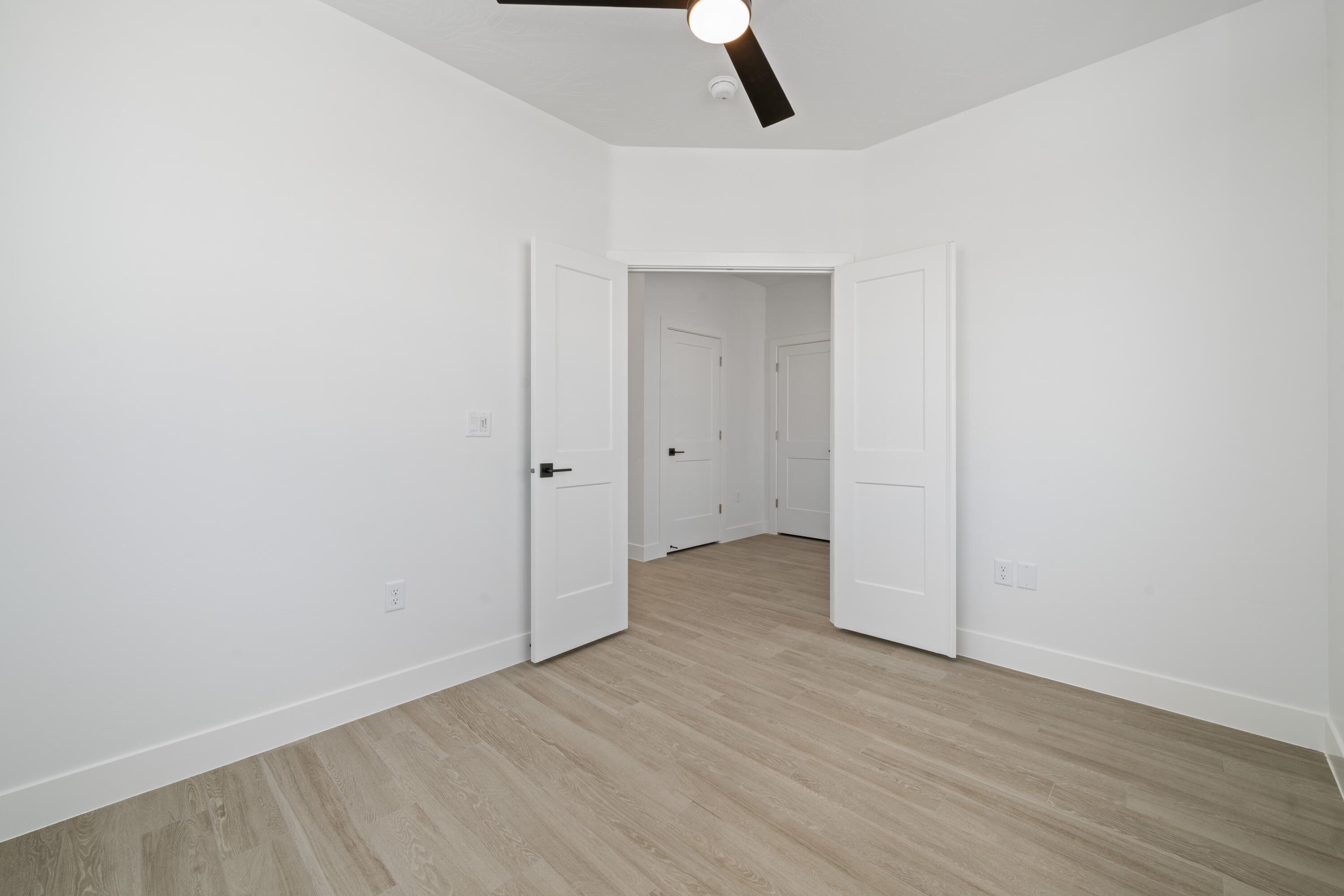 SCENIC POINTE - Residential