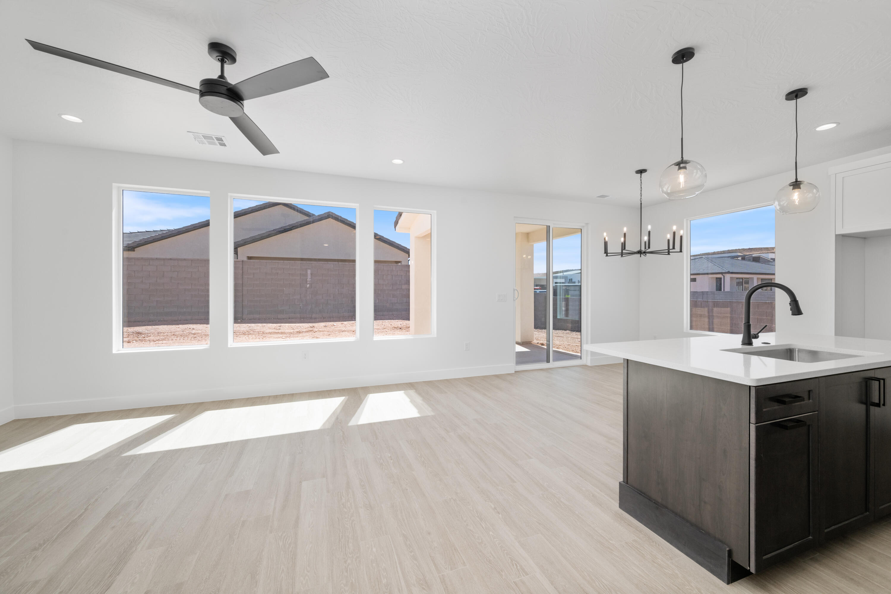 SCENIC POINTE - Residential