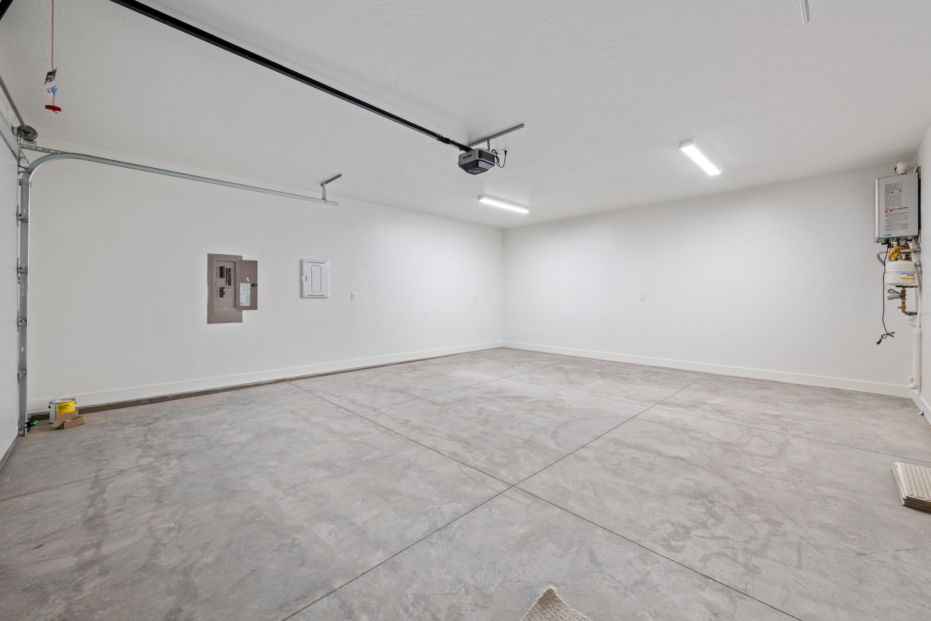 SCENIC POINTE - Residential