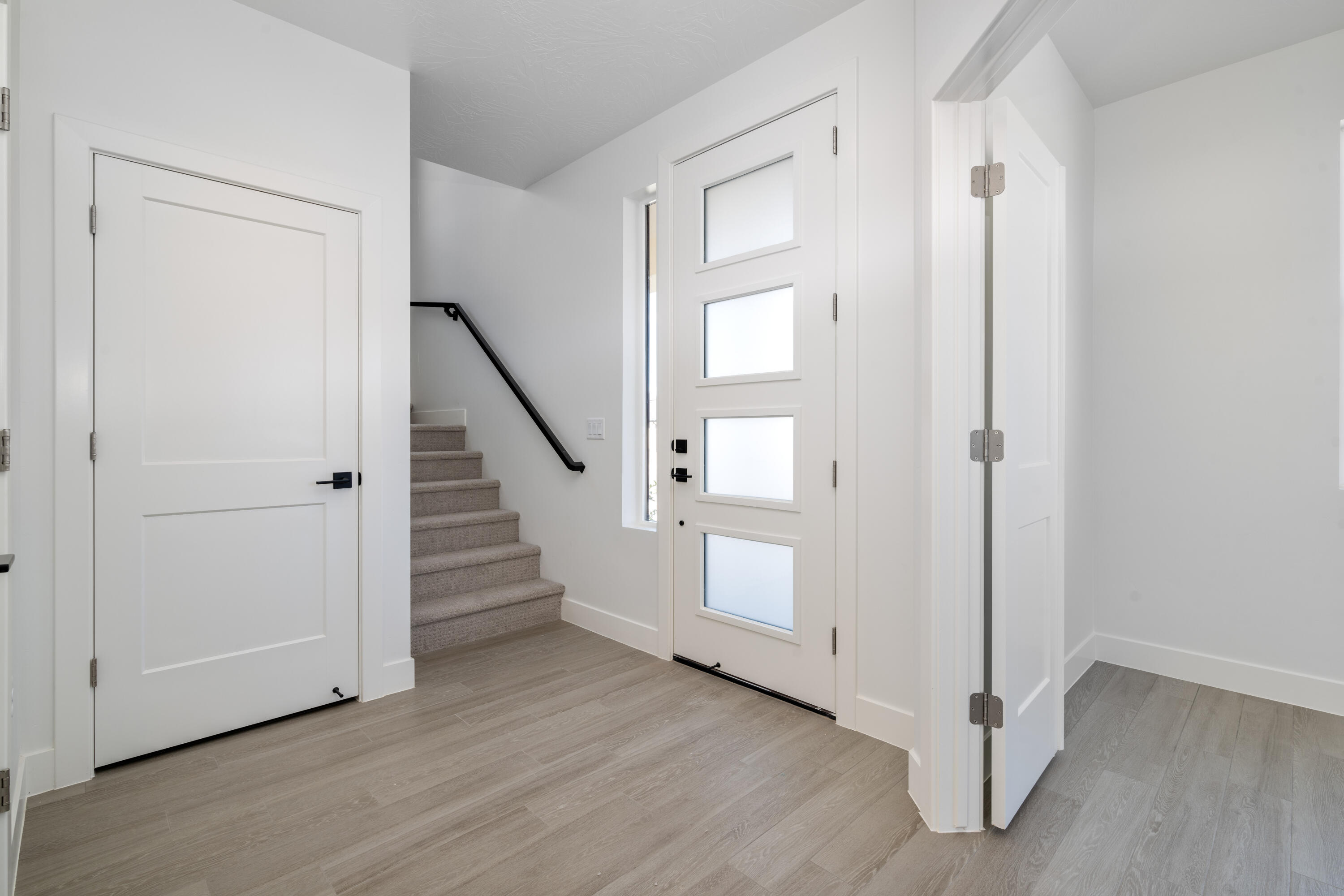 SCENIC POINTE - Residential