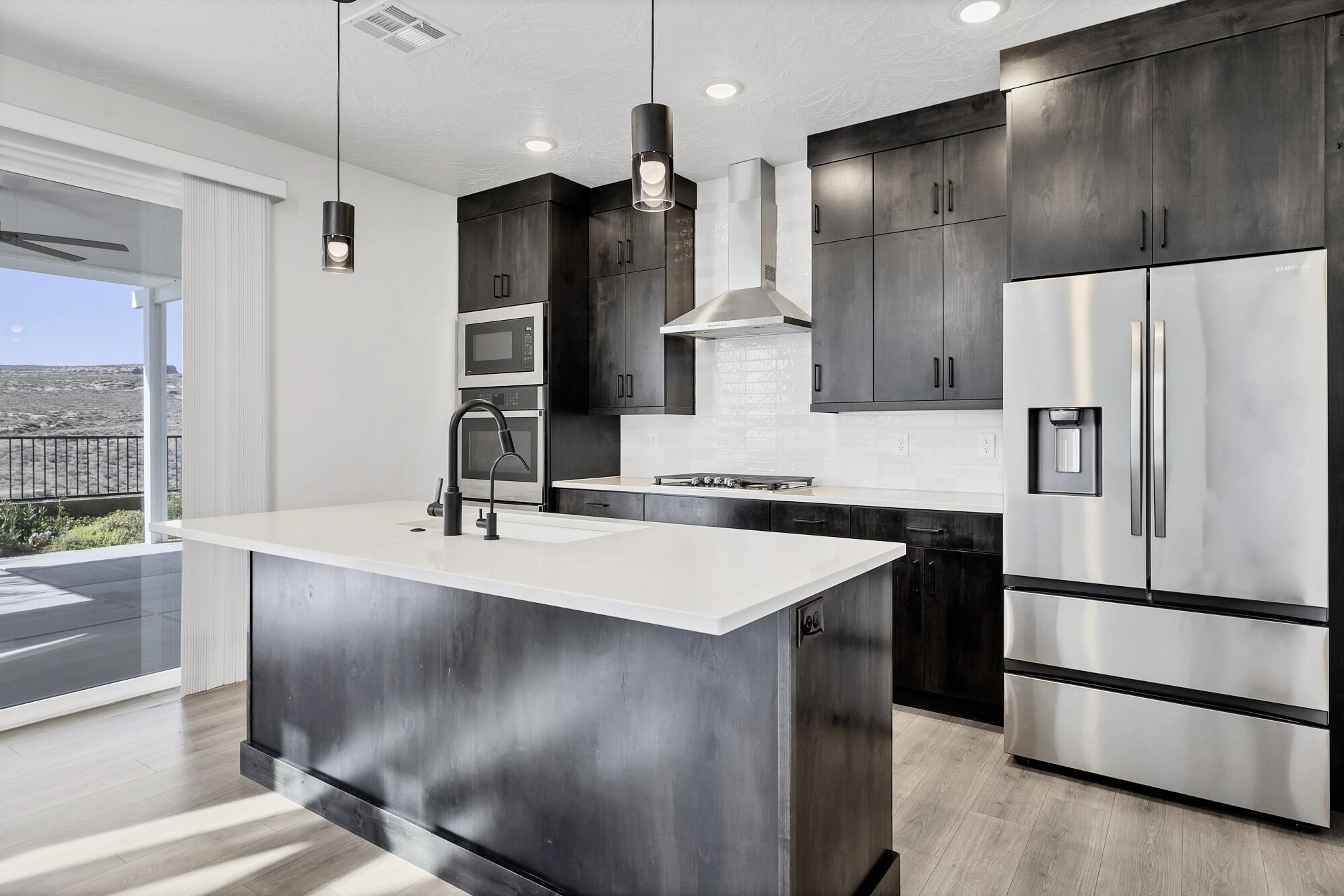 SALARNO HILLS AT DIVARIO - Residential