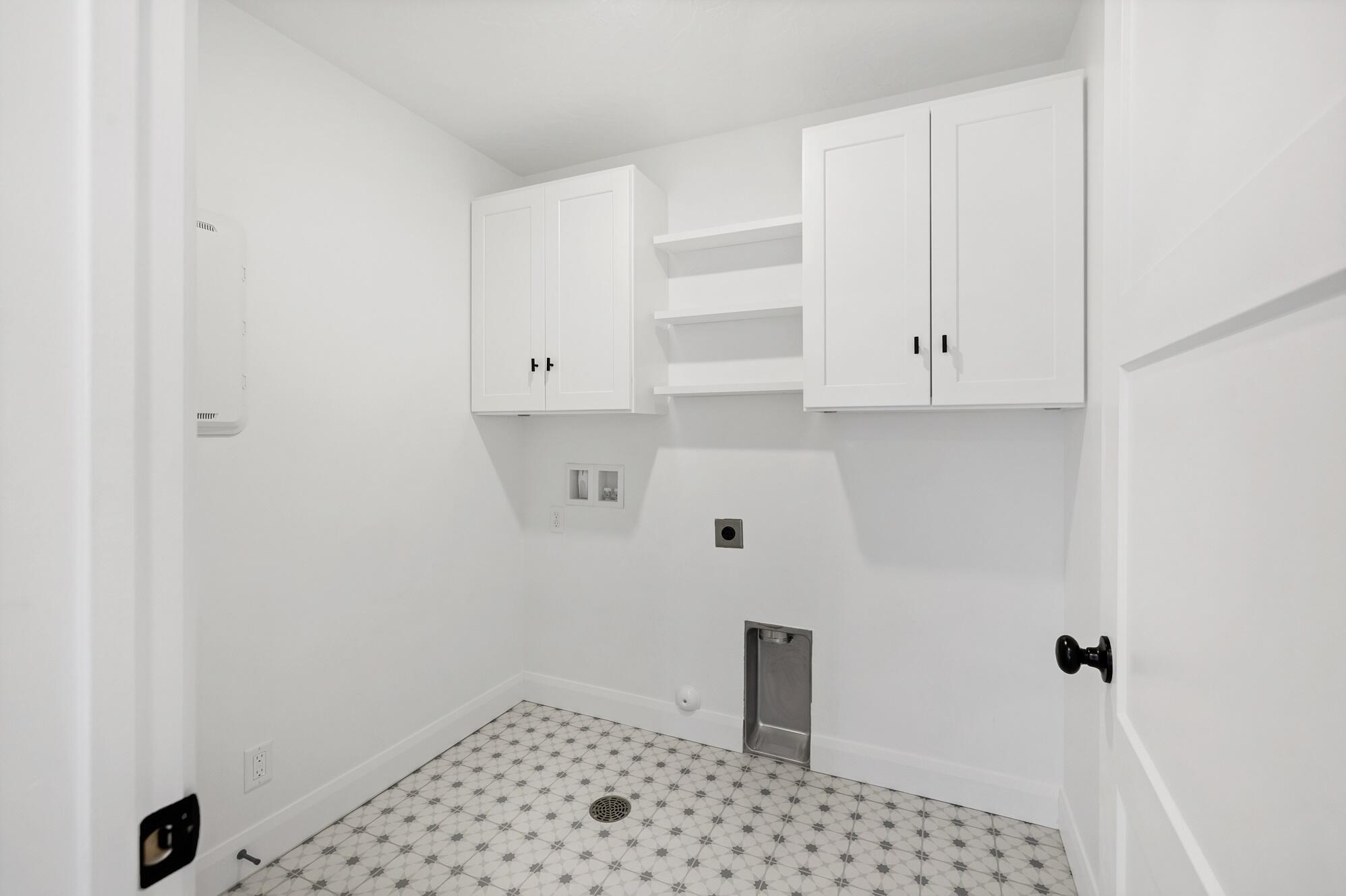 SALARNO HILLS AT DIVARIO - Residential