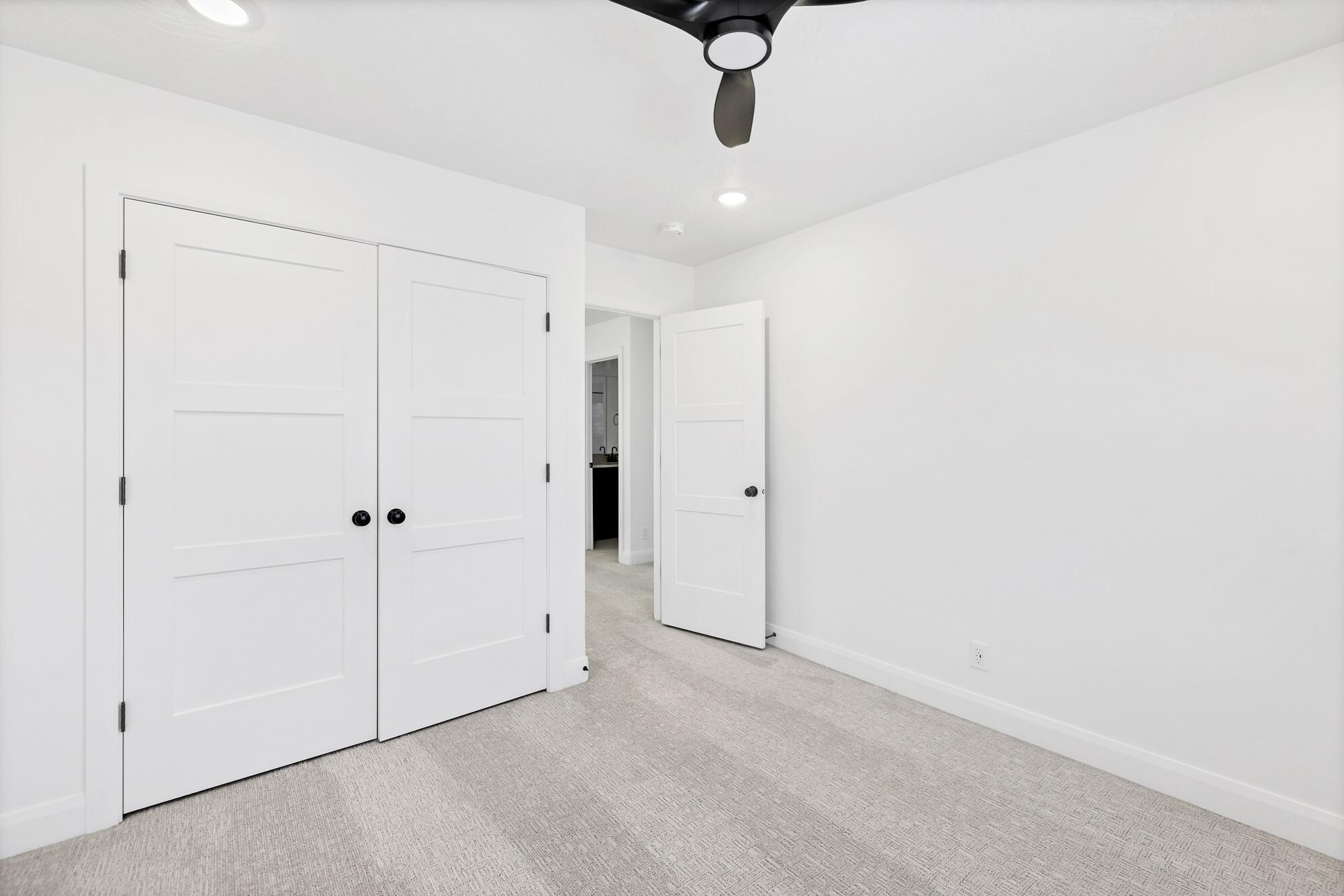 SALARNO HILLS AT DIVARIO - Residential