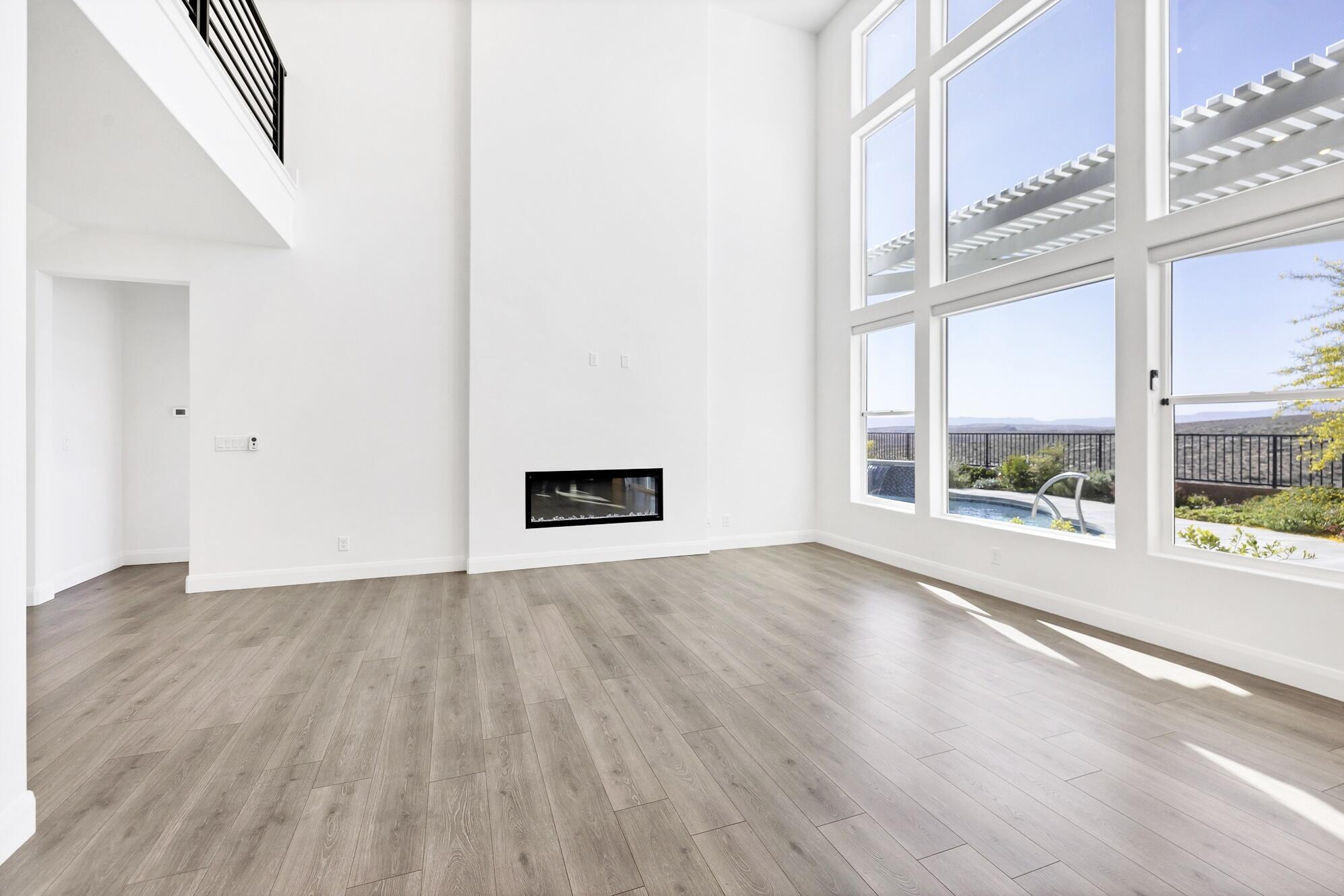 SALARNO HILLS AT DIVARIO - Residential