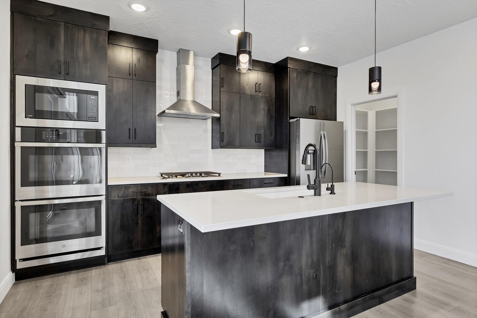 SALARNO HILLS AT DIVARIO - Residential