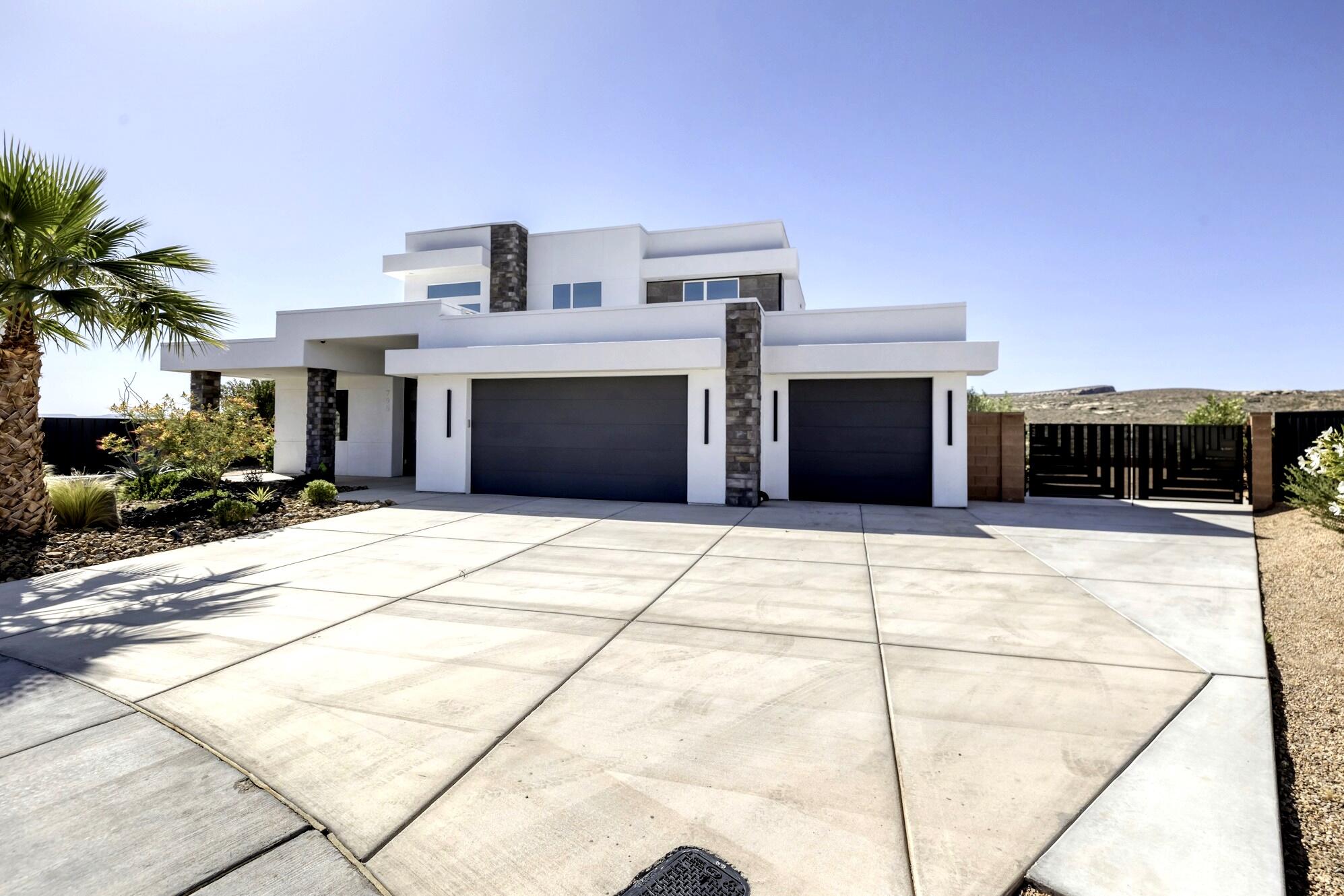 SALARNO HILLS AT DIVARIO - Residential