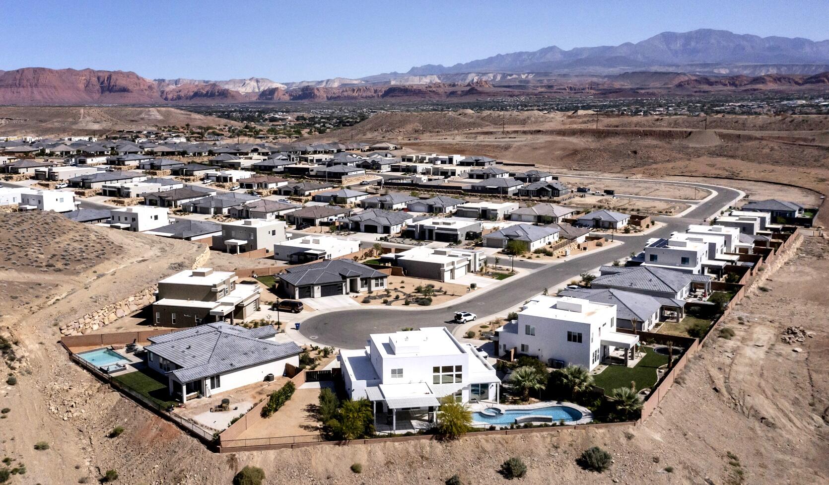 SALARNO HILLS AT DIVARIO - Residential