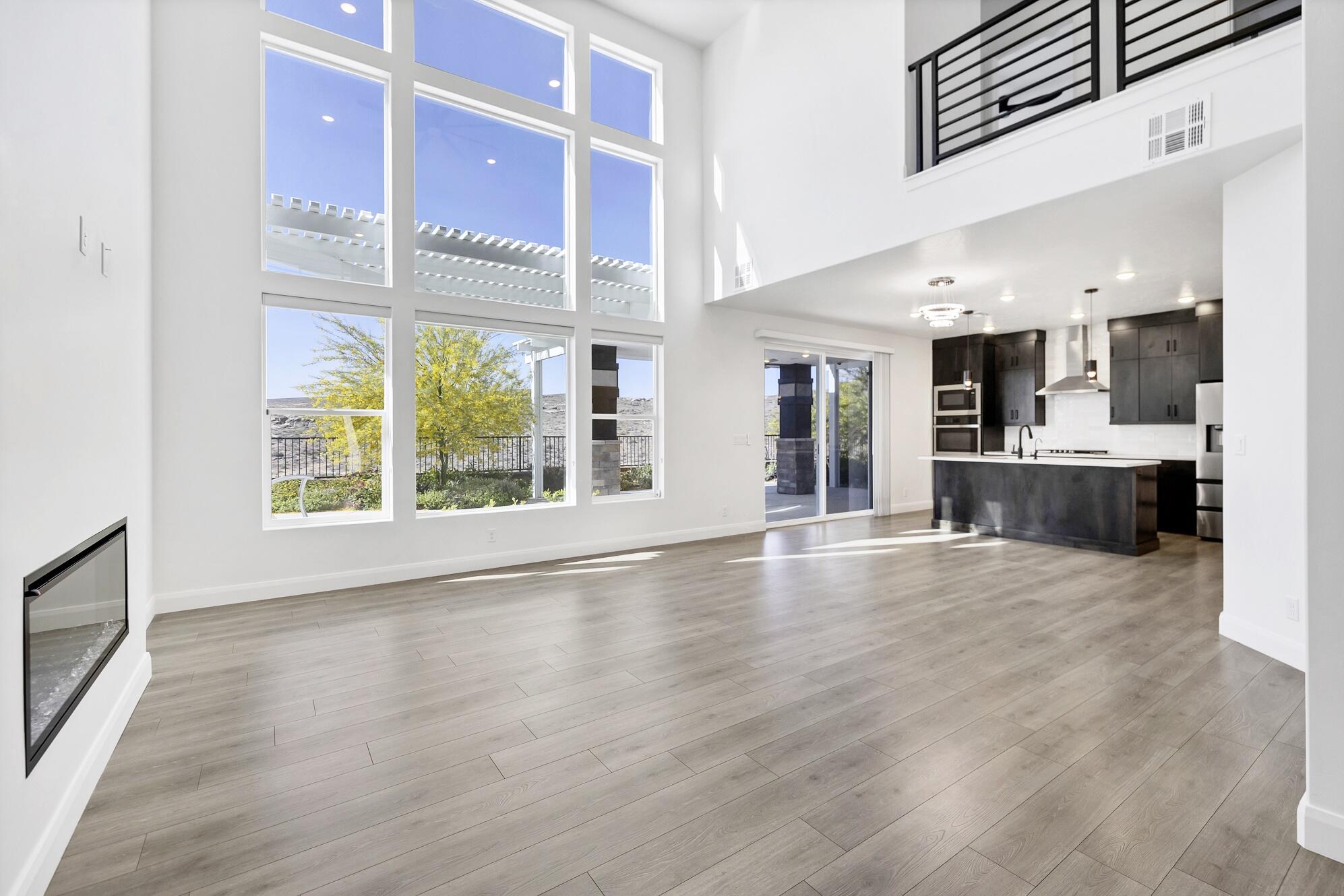 SALARNO HILLS AT DIVARIO - Residential