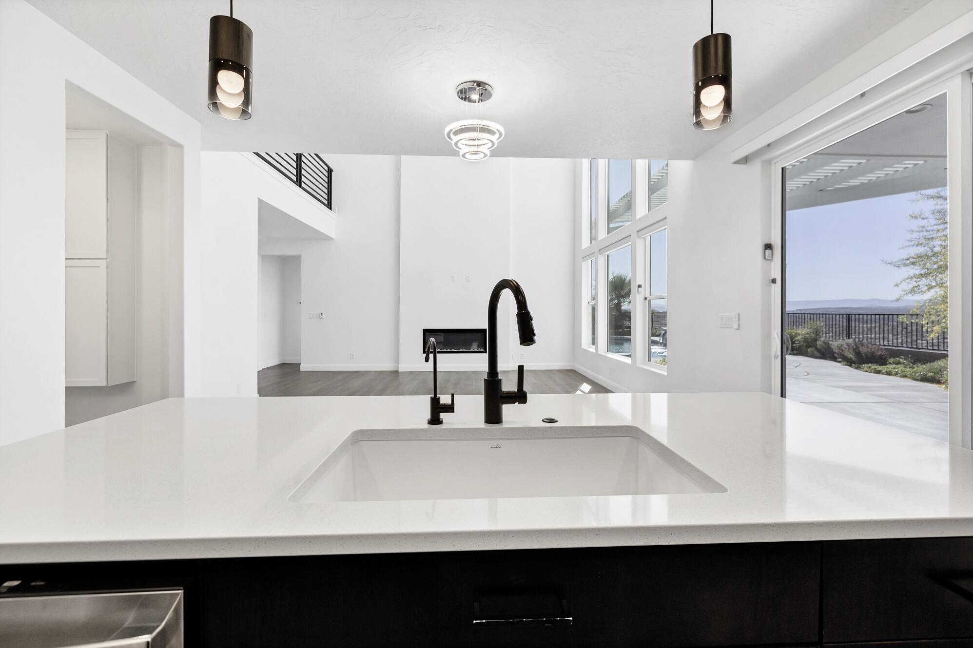 SALARNO HILLS AT DIVARIO - Residential