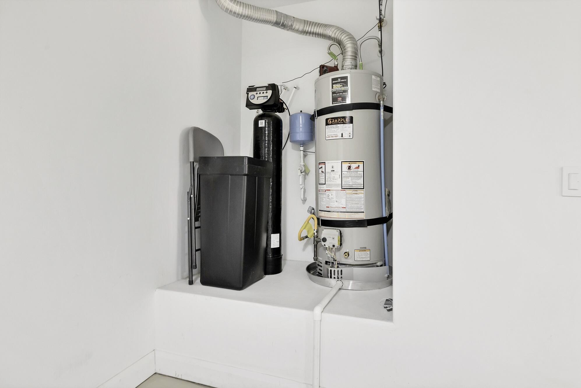 SALARNO HILLS AT DIVARIO - Residential