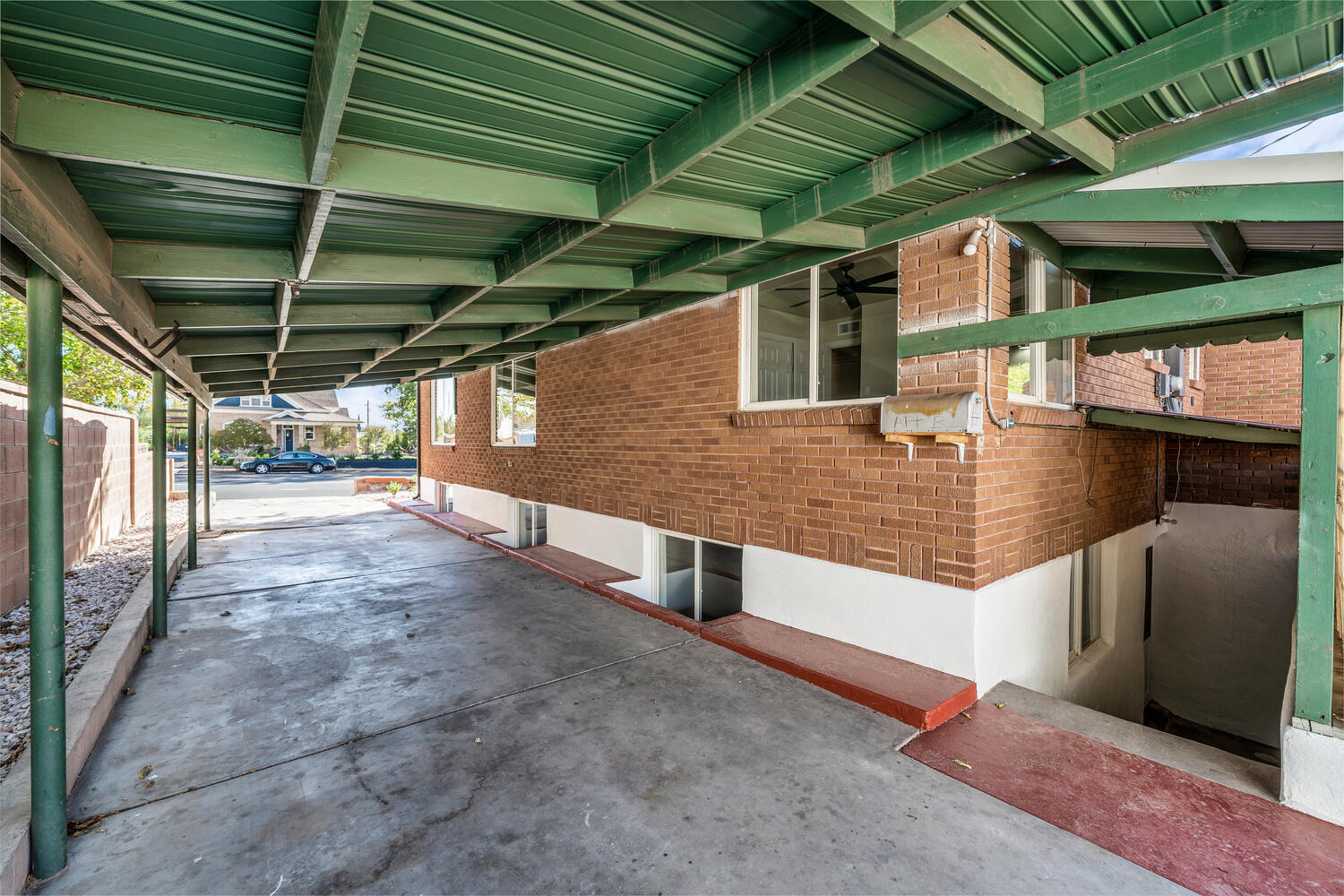 ST GEORGE TOWNSITE - Residential Income