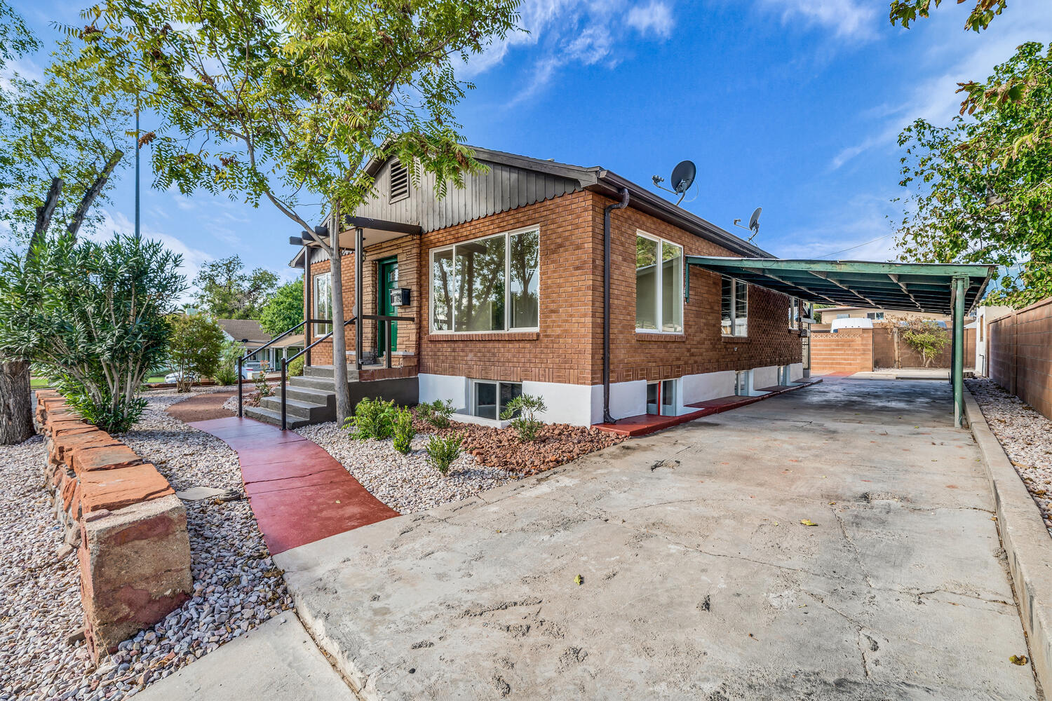 ST GEORGE TOWNSITE - Residential Income