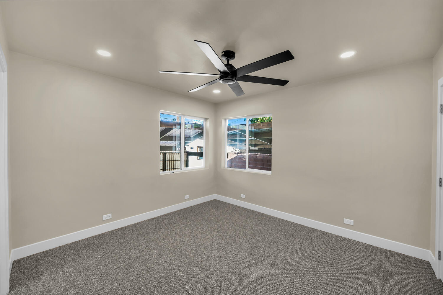 ST GEORGE TOWNSITE - Residential Income