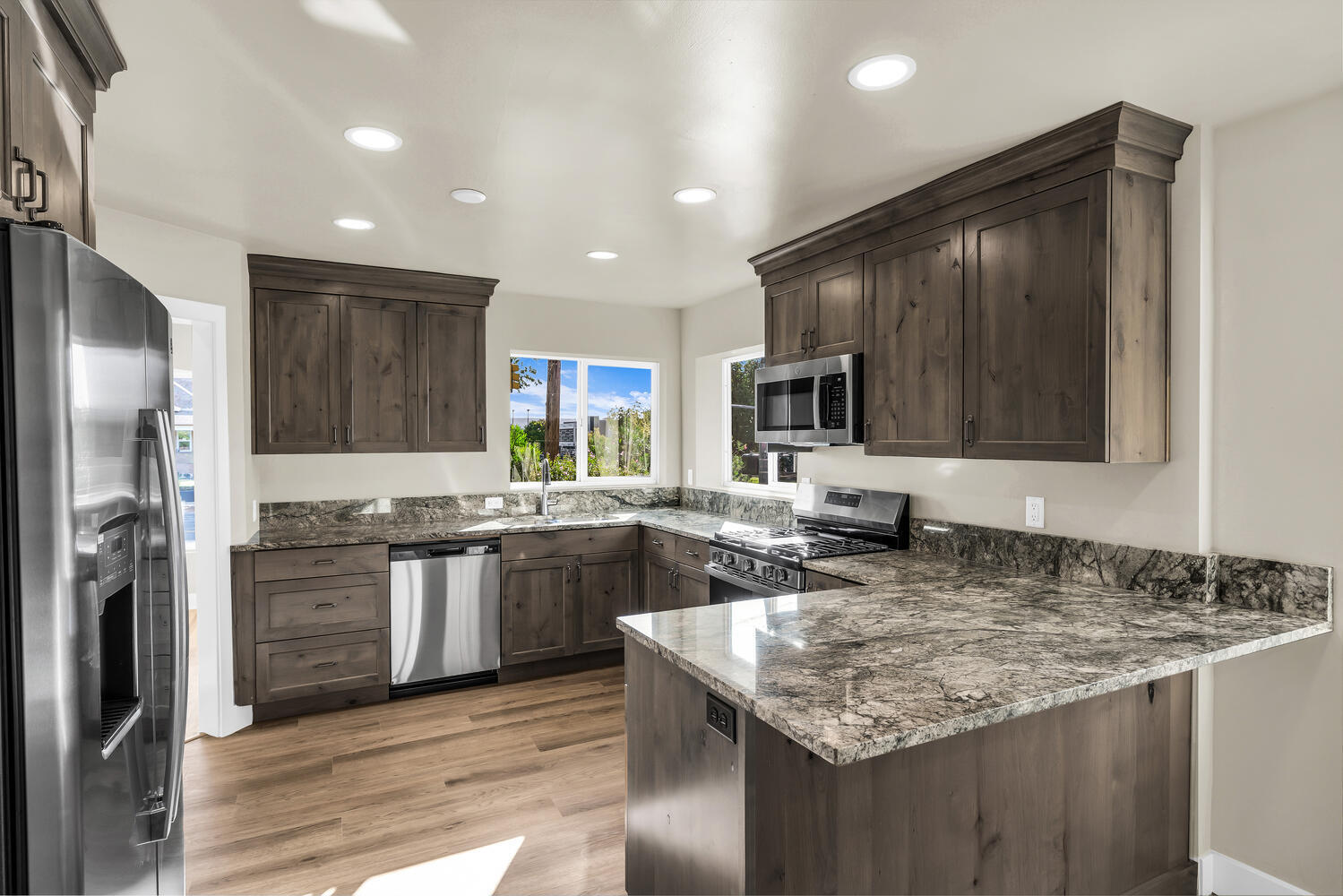 ST GEORGE TOWNSITE - Residential Income