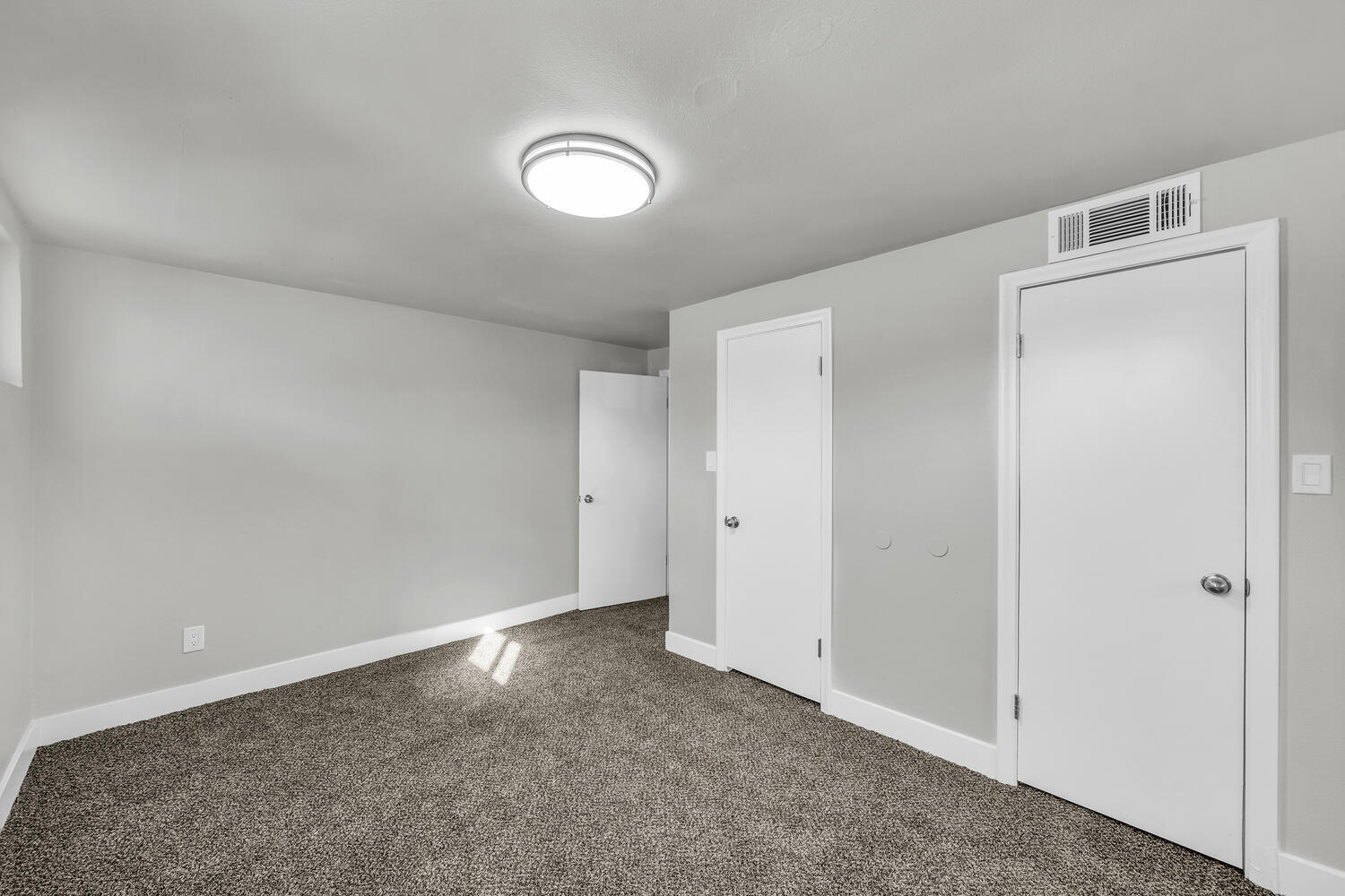 ST GEORGE TOWNSITE - Residential Income