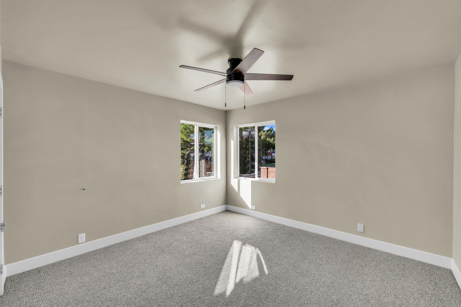 ST GEORGE TOWNSITE - Residential Income