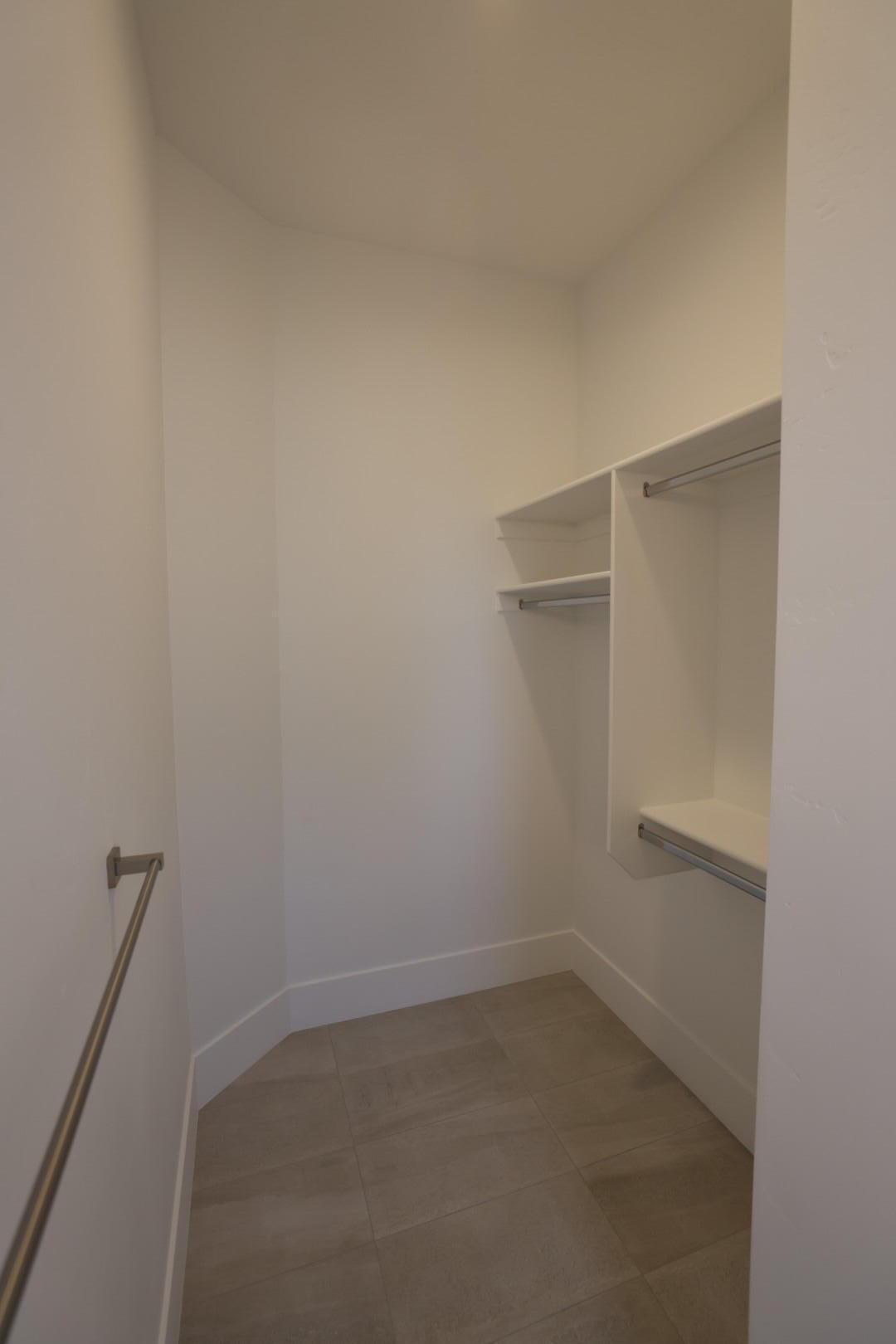 HAWKEYE POINTE SUB - Residential