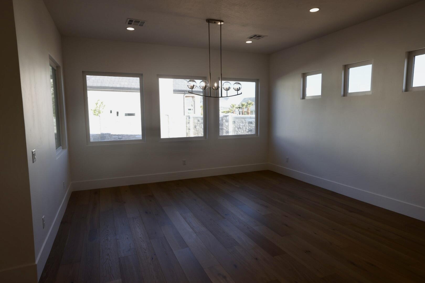 HAWKEYE POINTE SUB - Residential