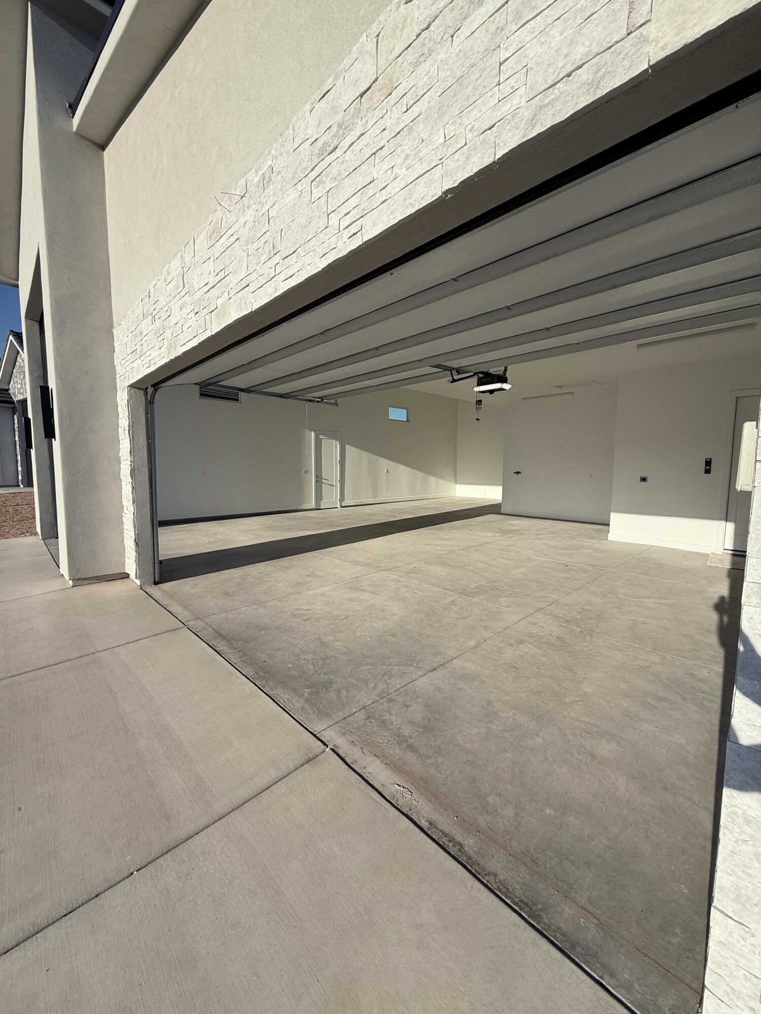 HAWKEYE POINTE SUB - Residential