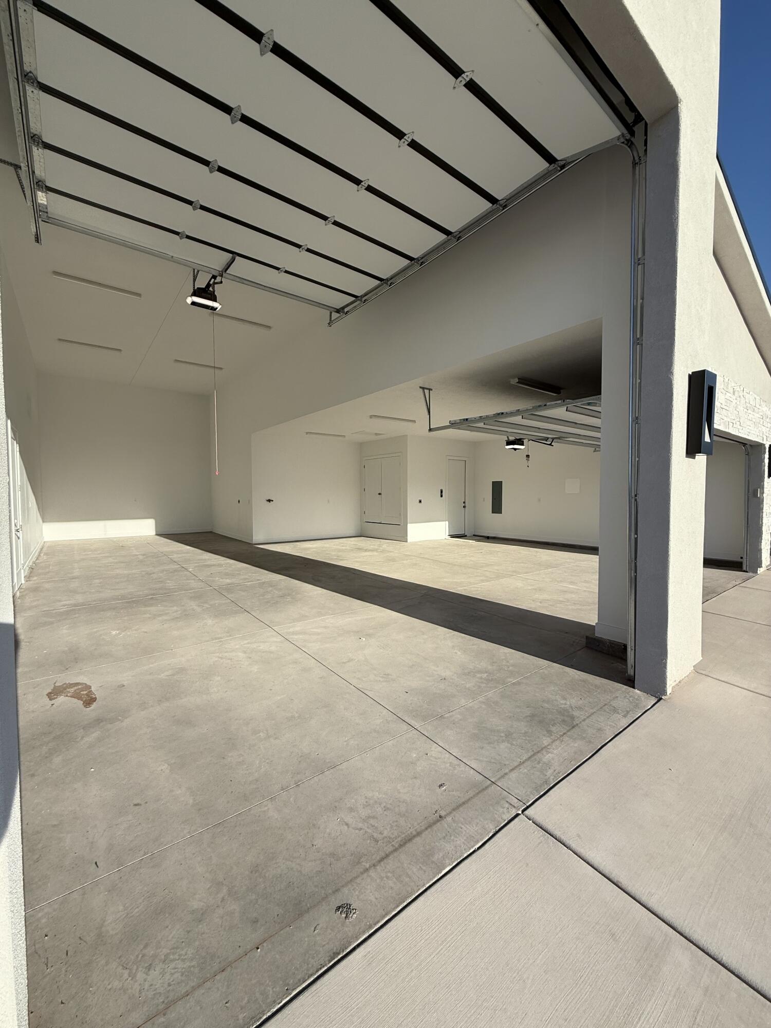 HAWKEYE POINTE SUB - Residential