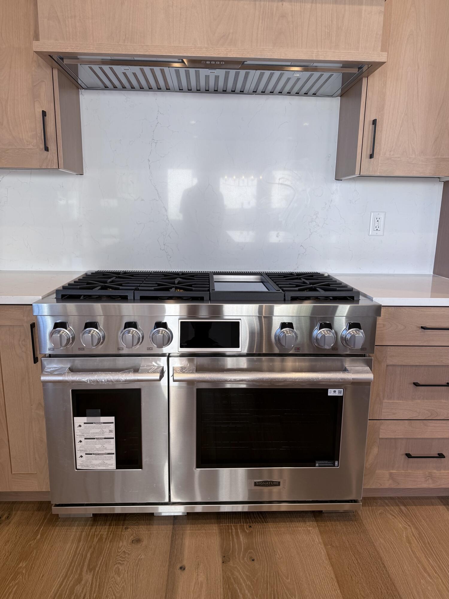 HAWKEYE POINTE SUB - Residential