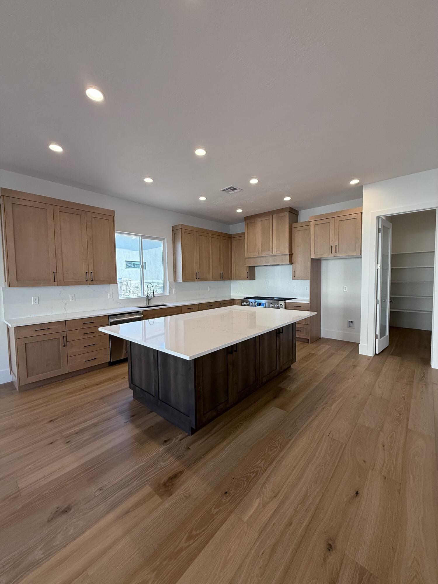 HAWKEYE POINTE SUB - Residential