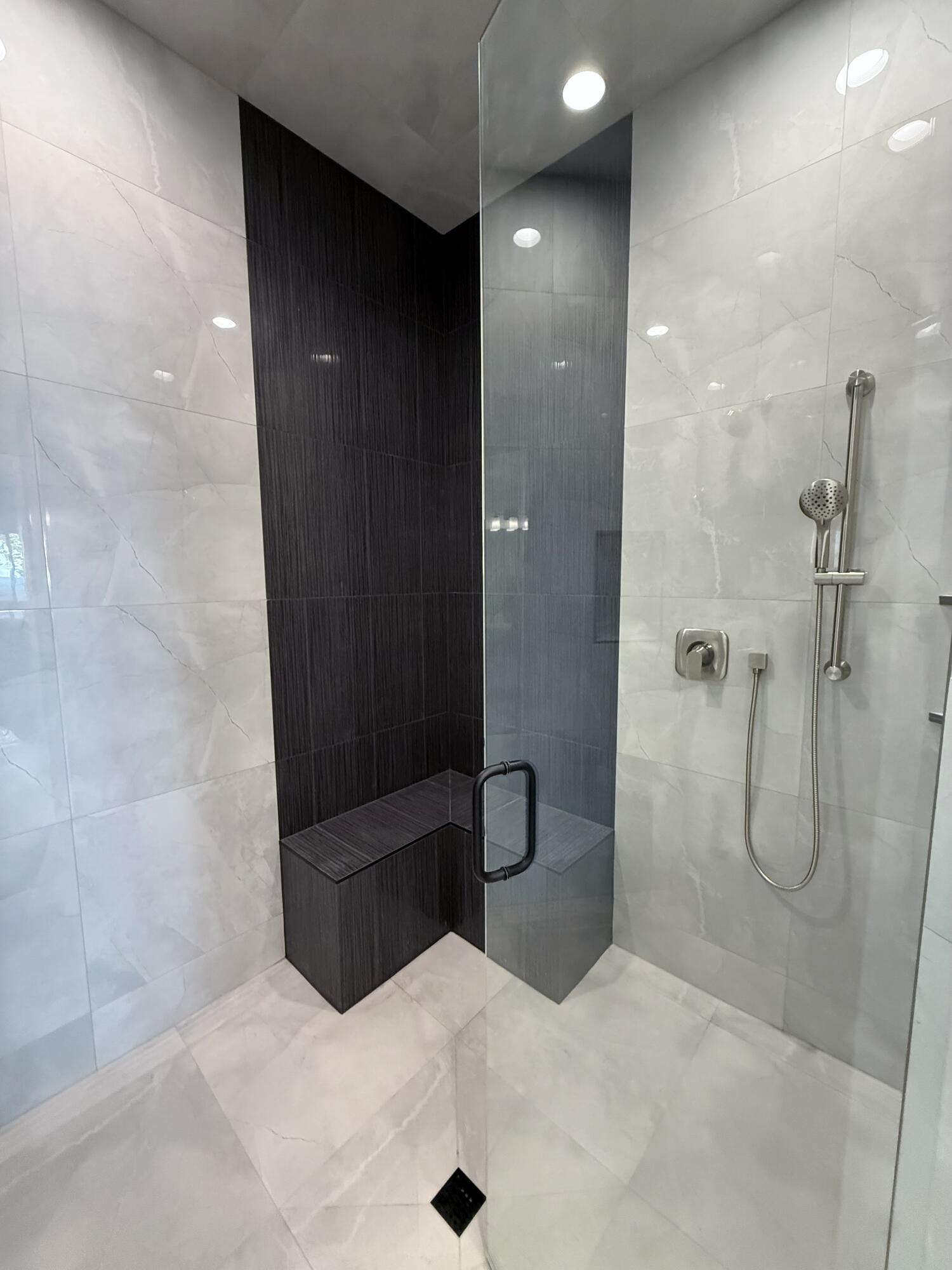 HAWKEYE POINTE SUB - Residential