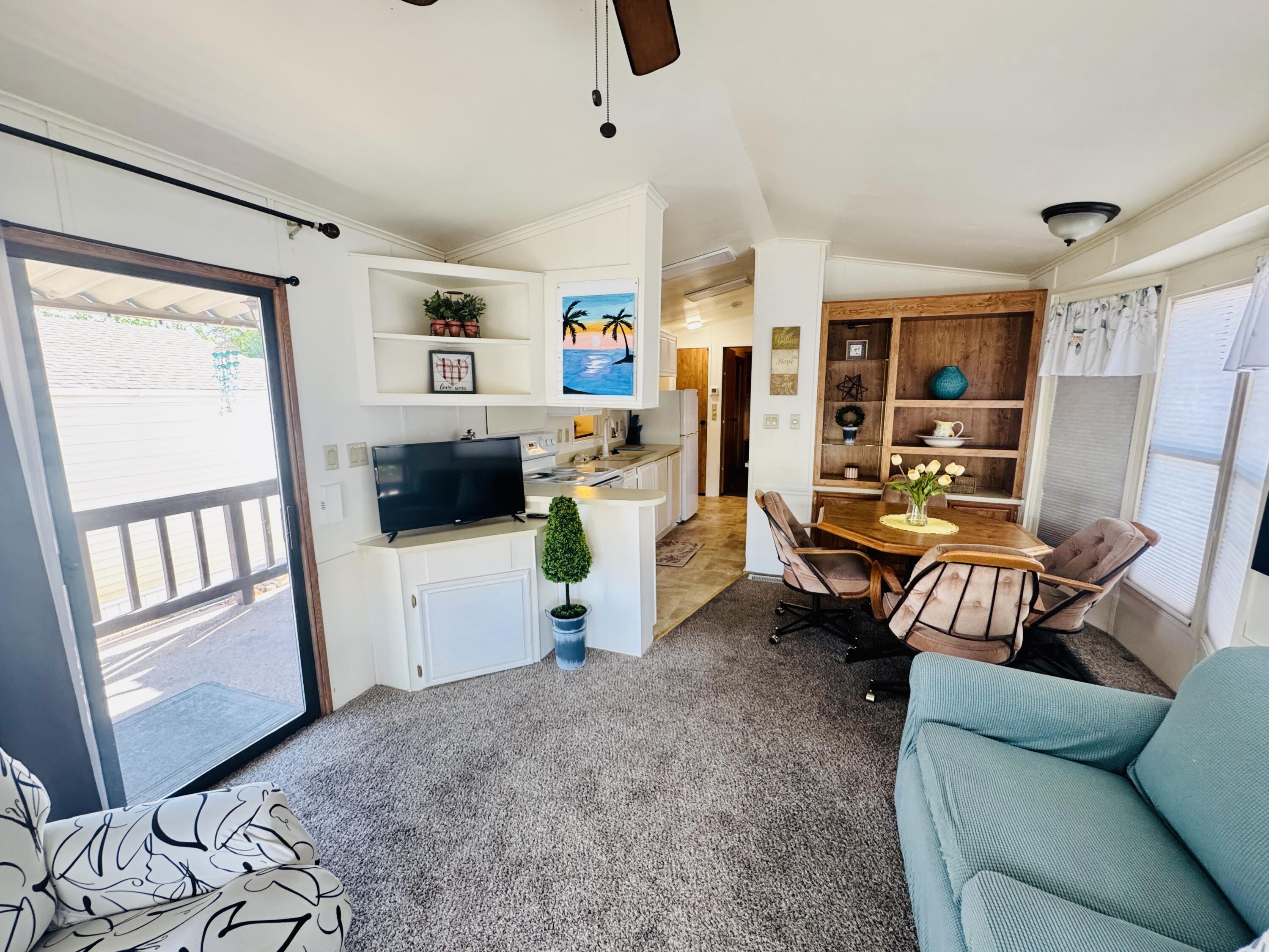 CANYON BREEZE RV RESORT - Residential