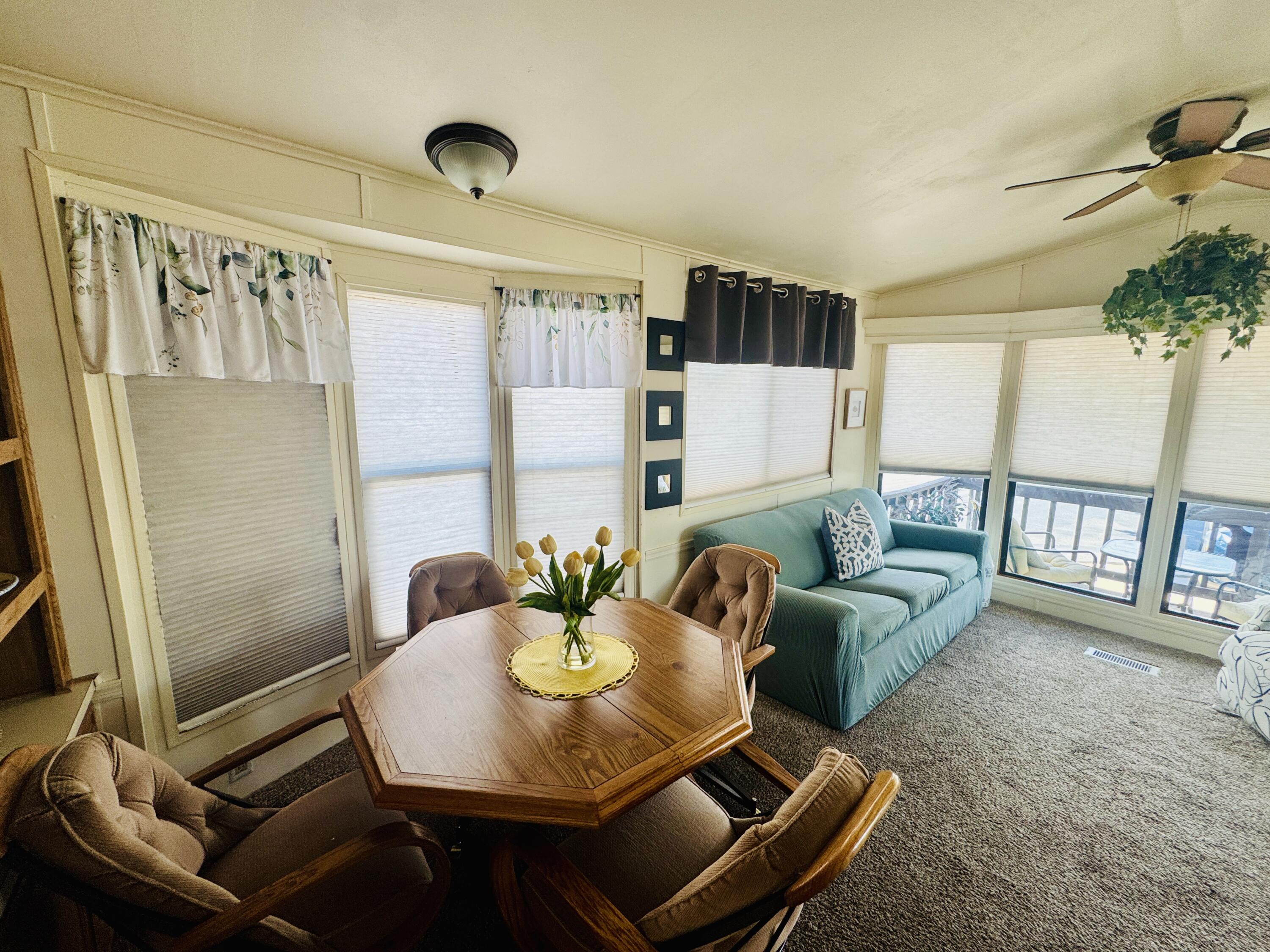 CANYON BREEZE RV RESORT - Residential