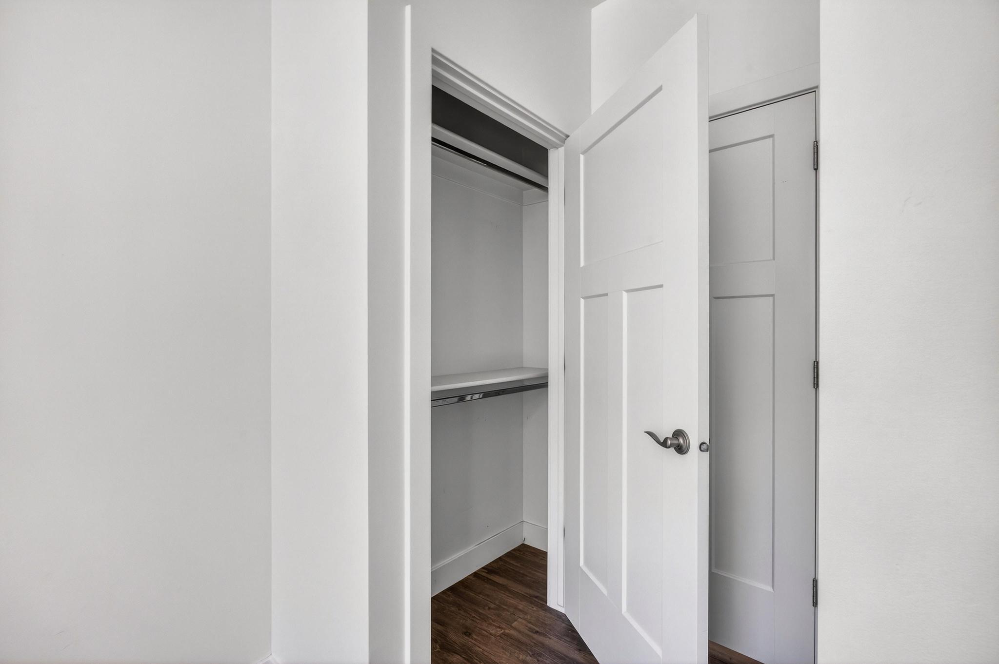 MOENAVE CONDO - Residential