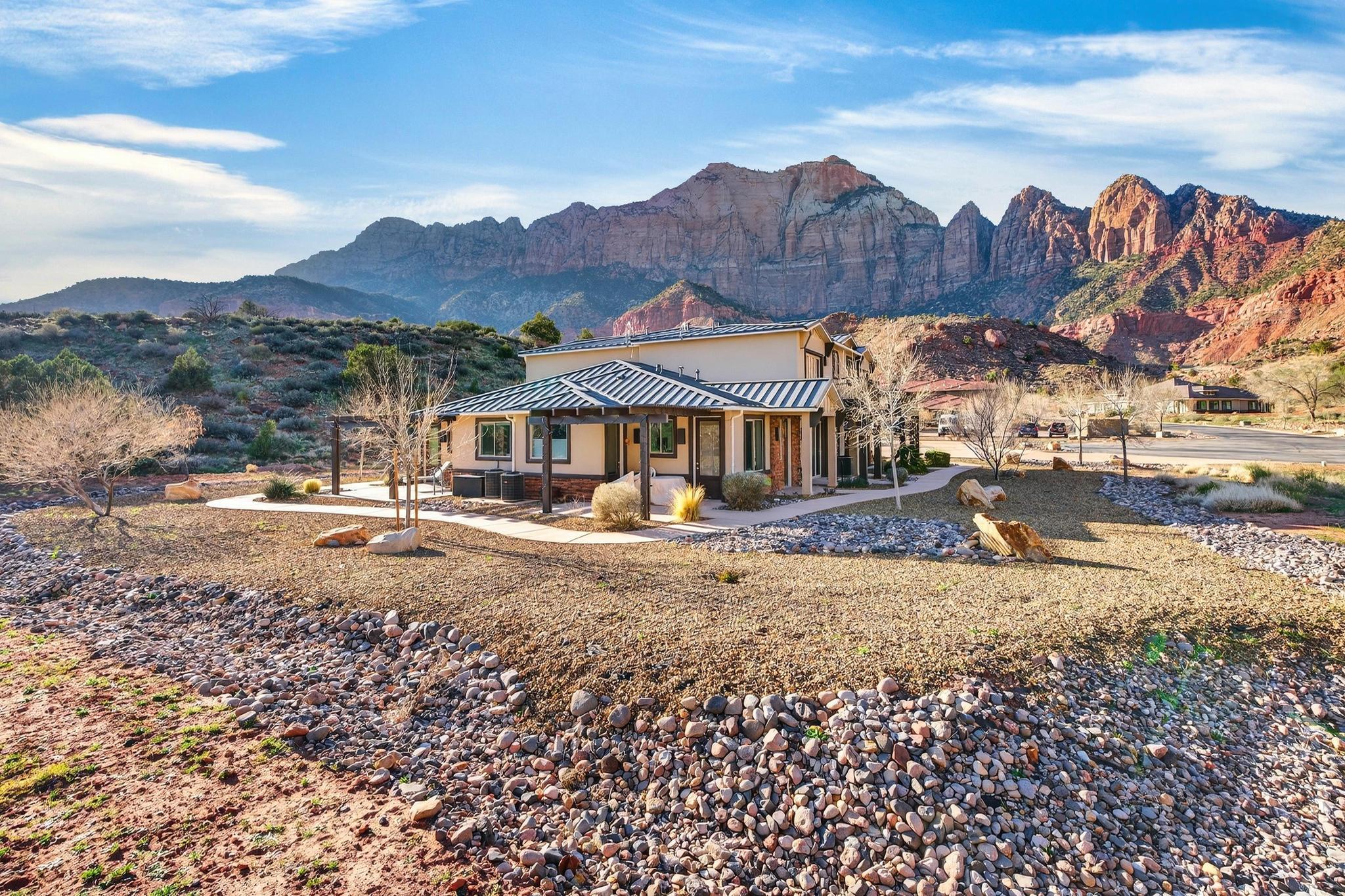 MOENAVE CONDO - Residential