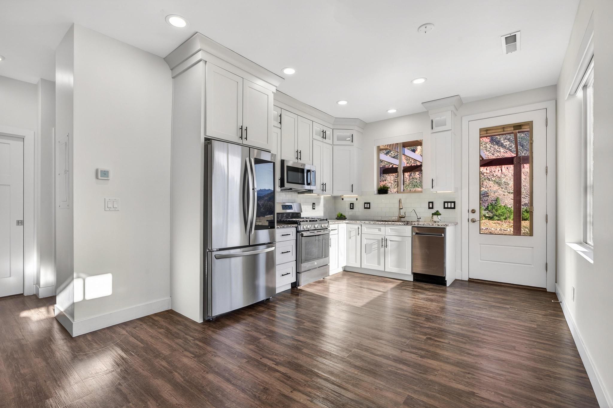 MOENAVE CONDO - Residential