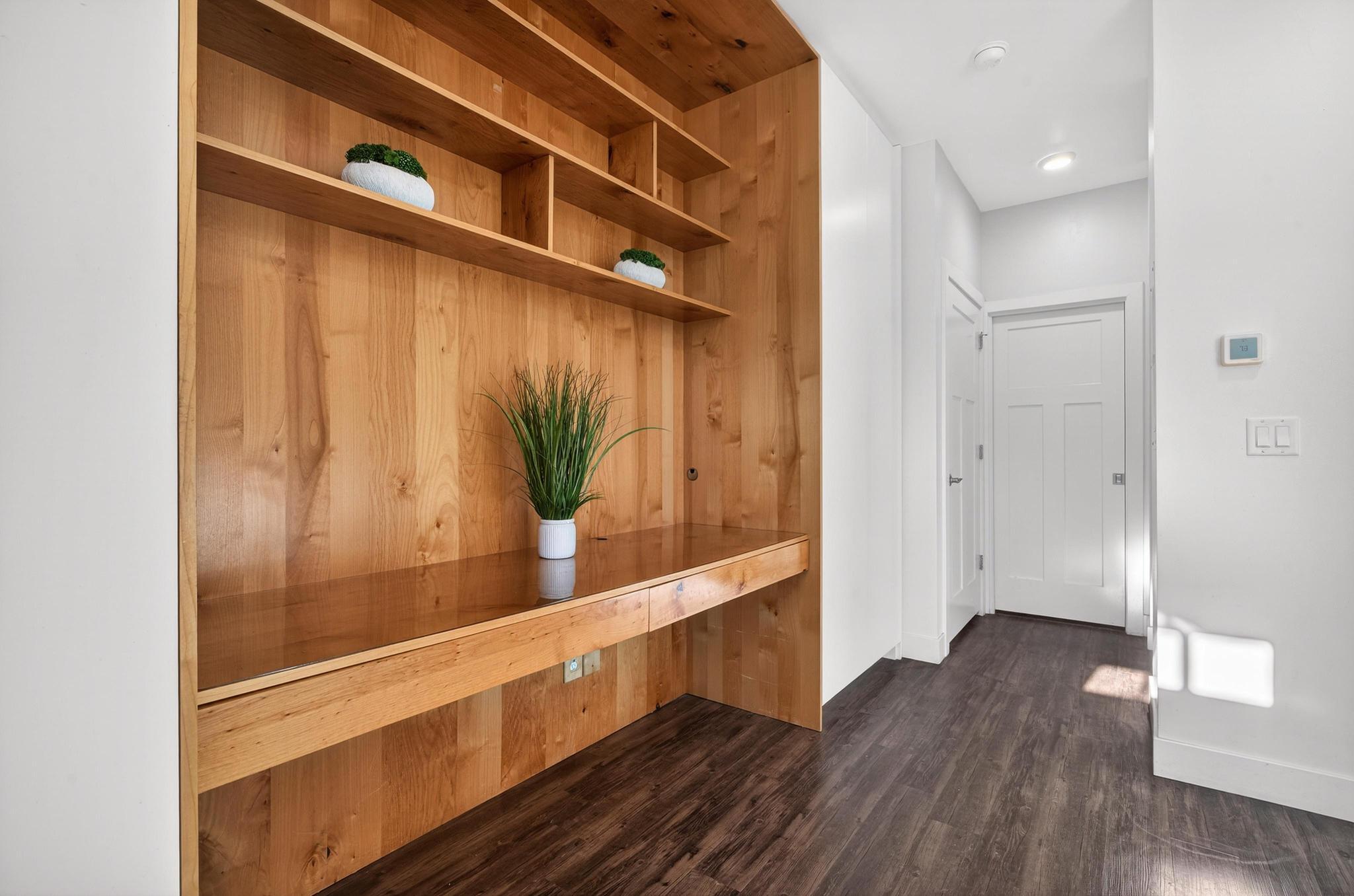 MOENAVE CONDO - Residential