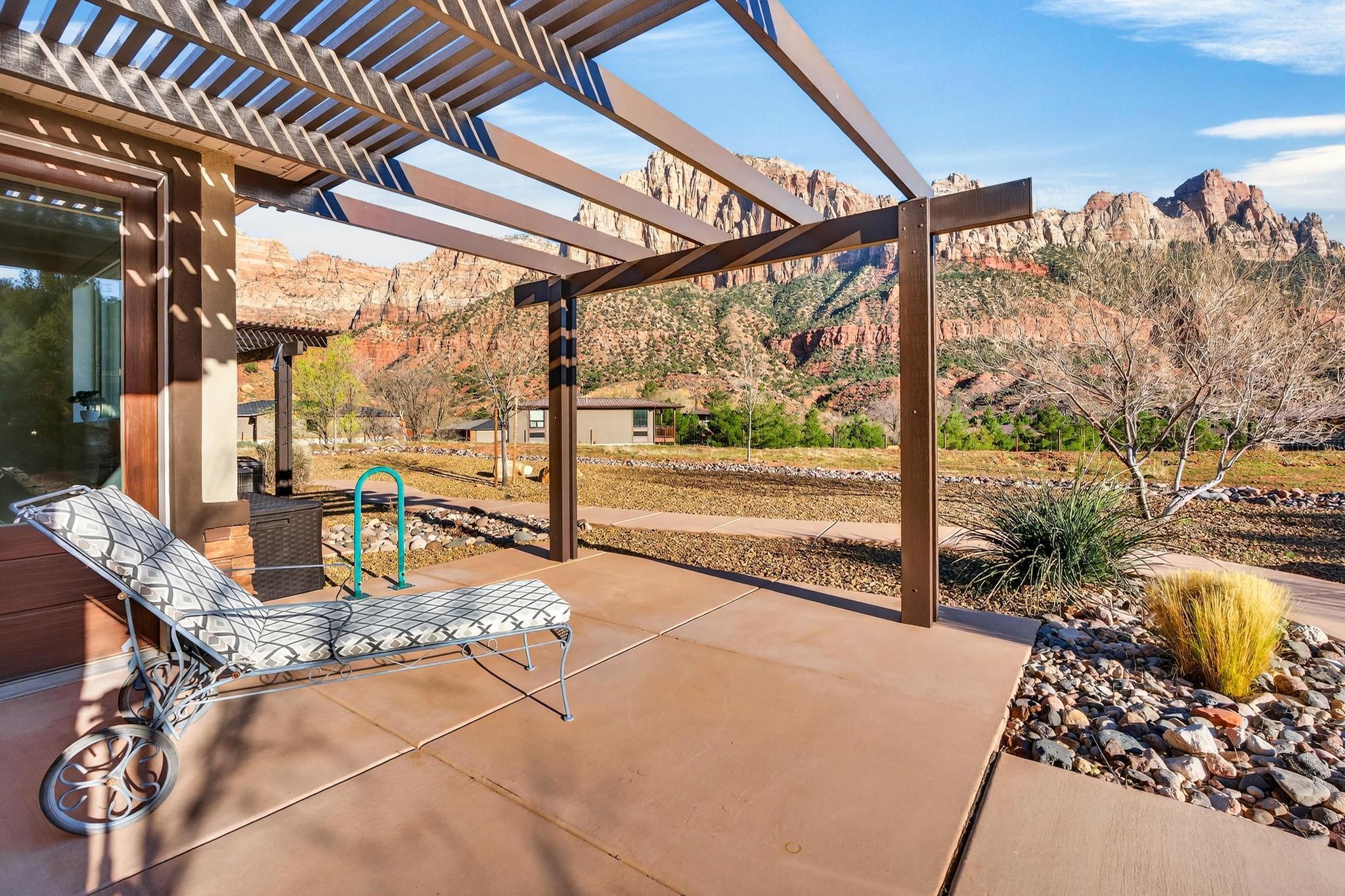 MOENAVE CONDO - Residential