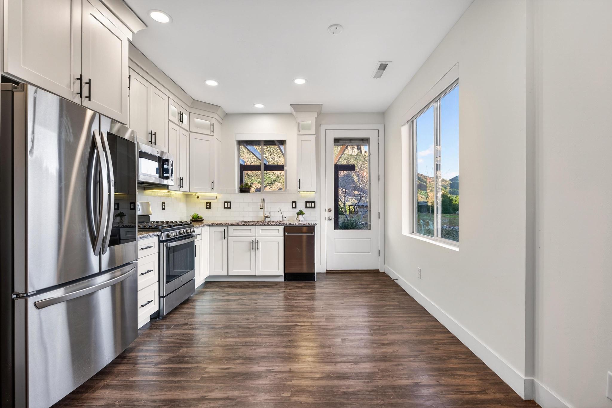 MOENAVE CONDO - Residential