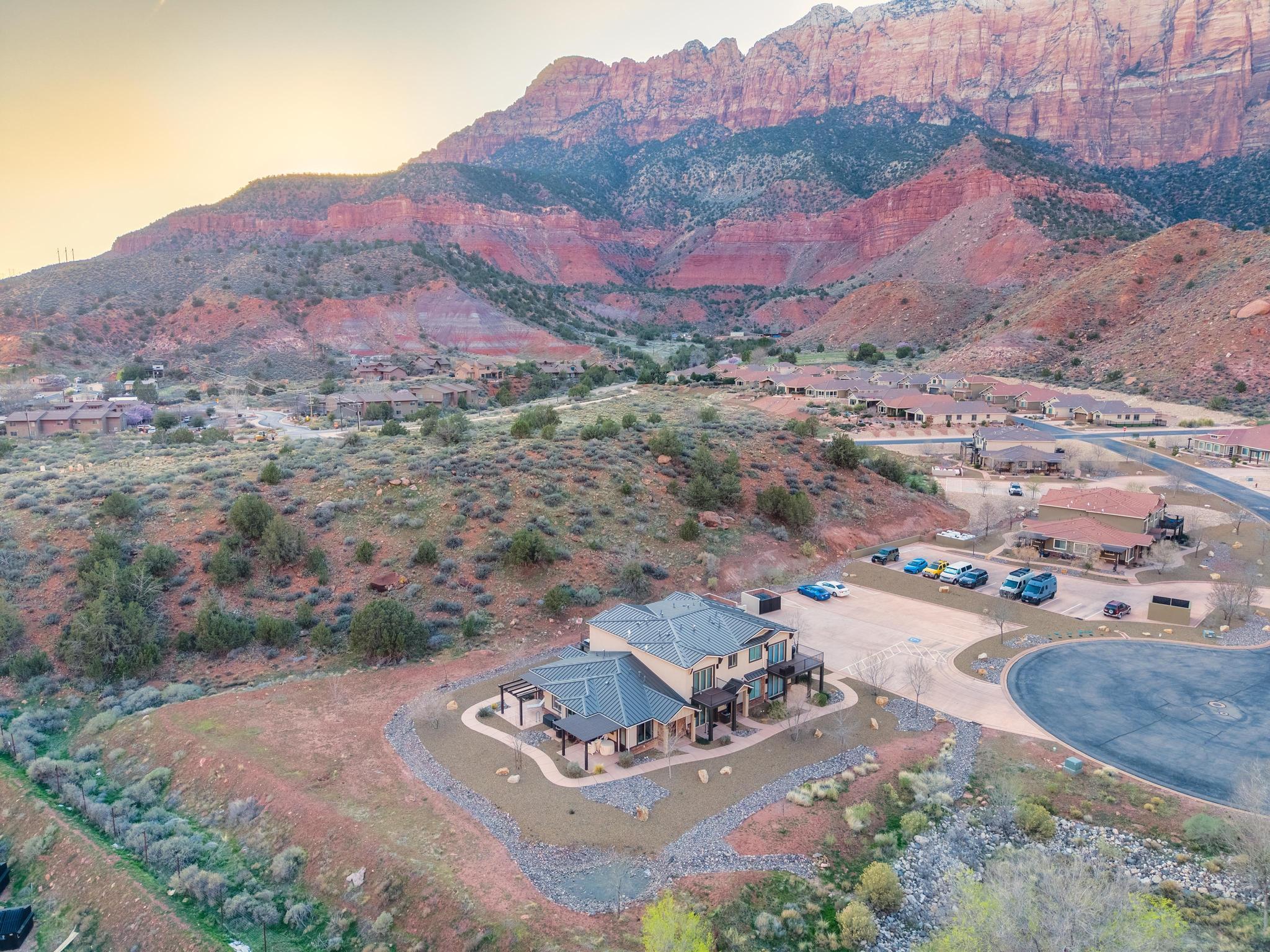 MOENAVE CONDO - Residential