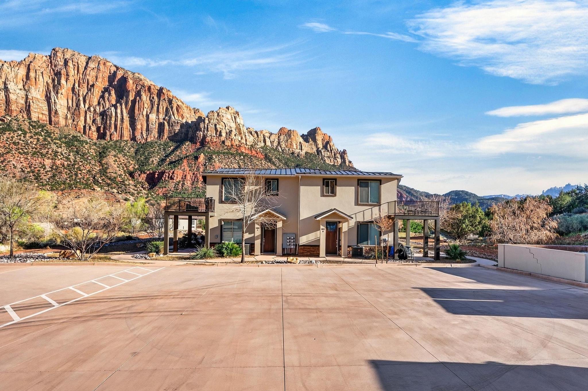 MOENAVE CONDO - Residential