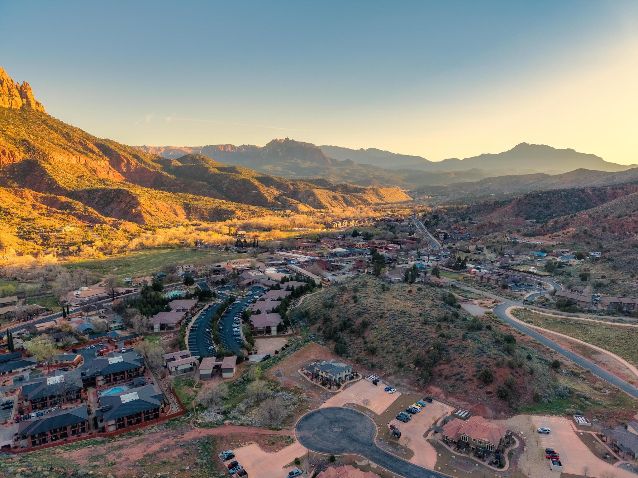 MOENAVE CONDO - Residential