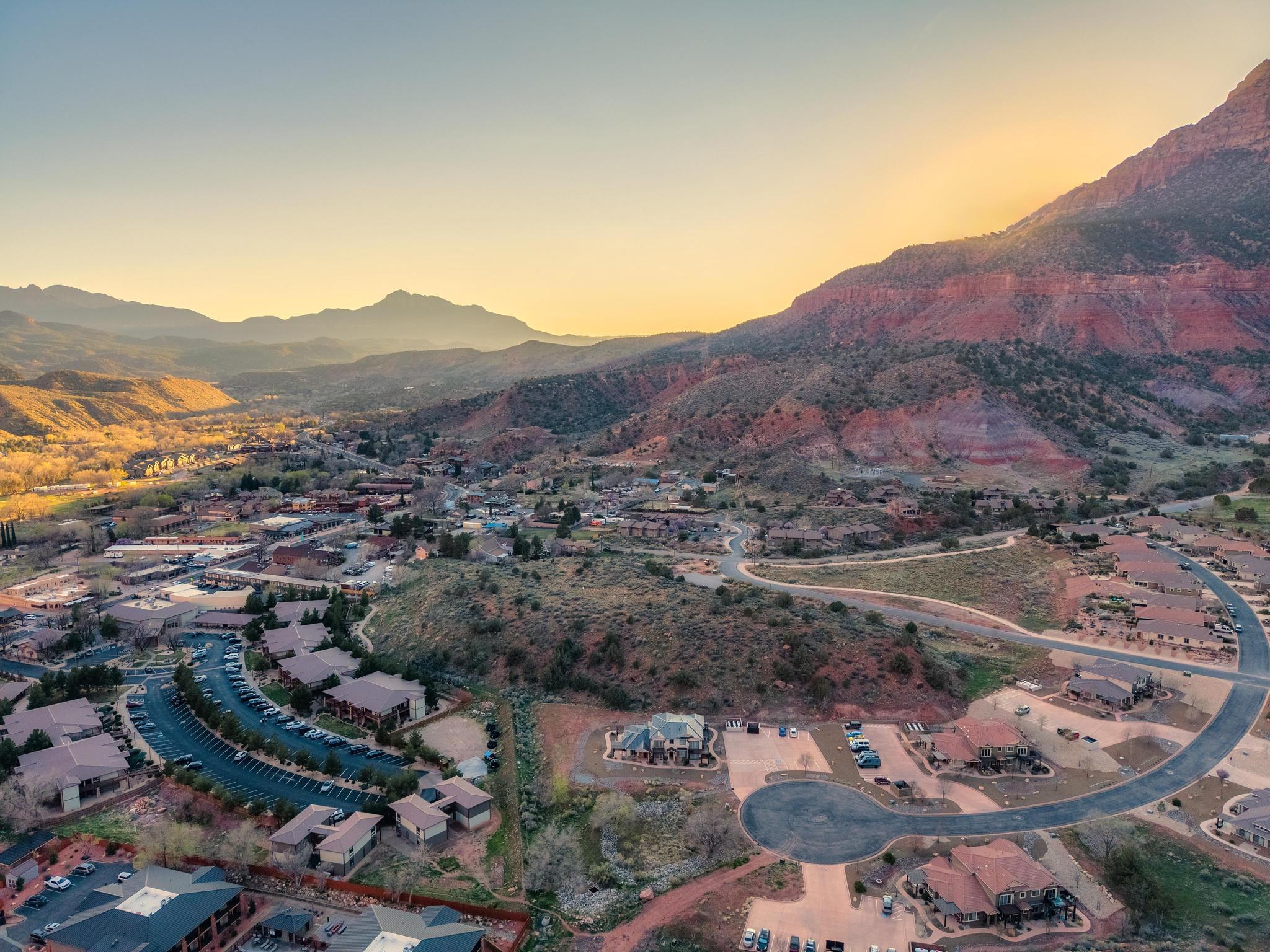 MOENAVE CONDO - Residential