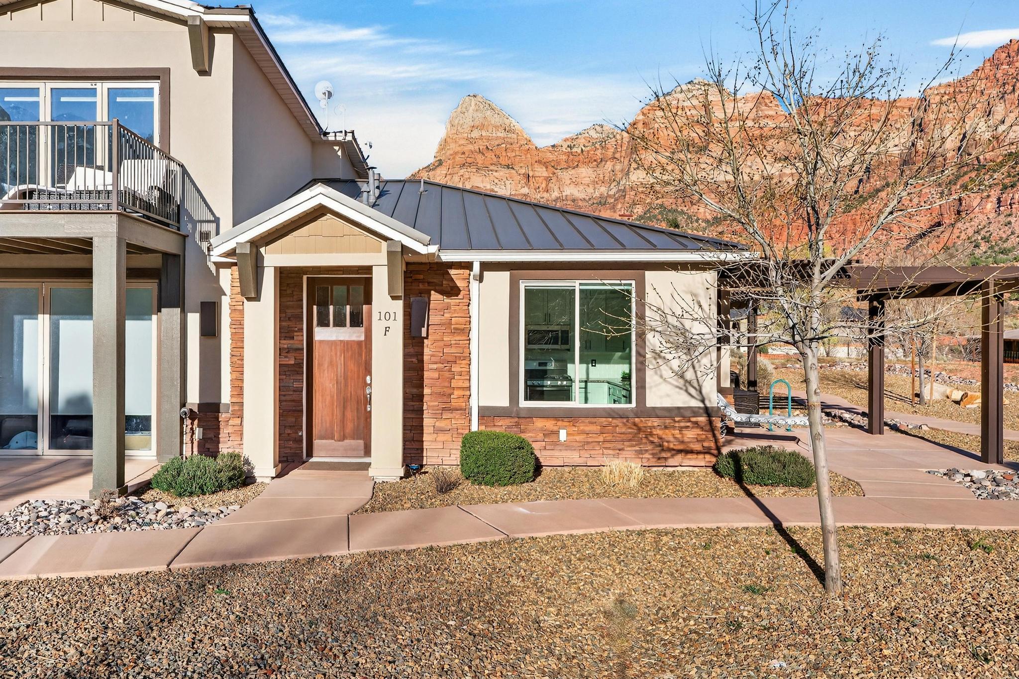 MOENAVE CONDO - Residential