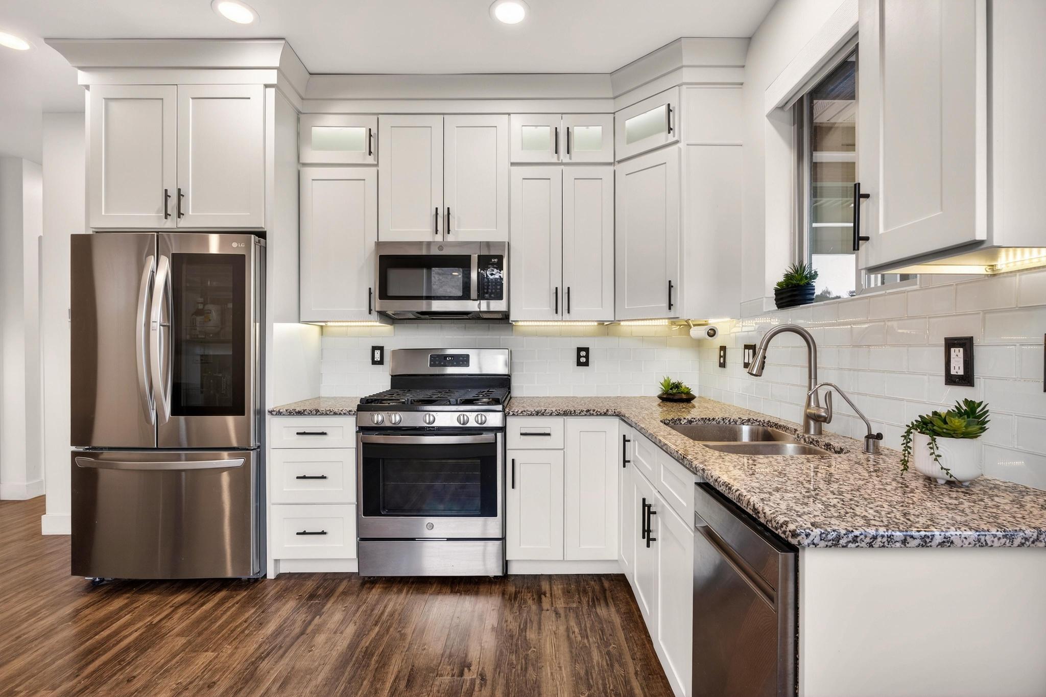 MOENAVE CONDO - Residential