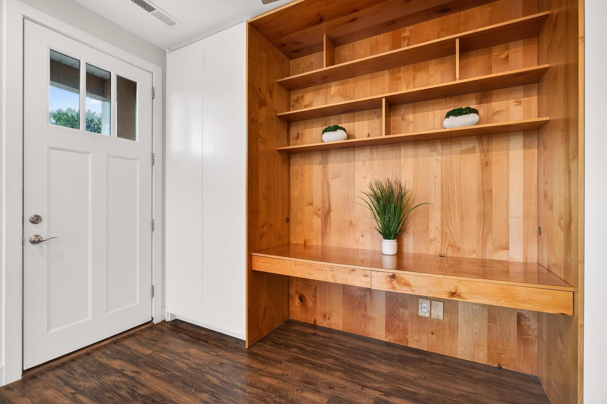 MOENAVE CONDO - Residential