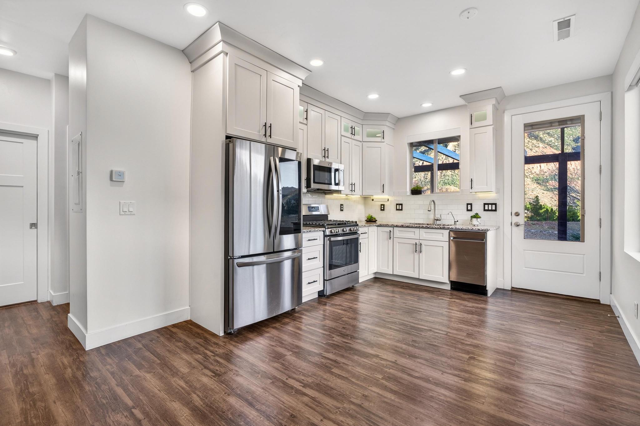 MOENAVE CONDO - Residential