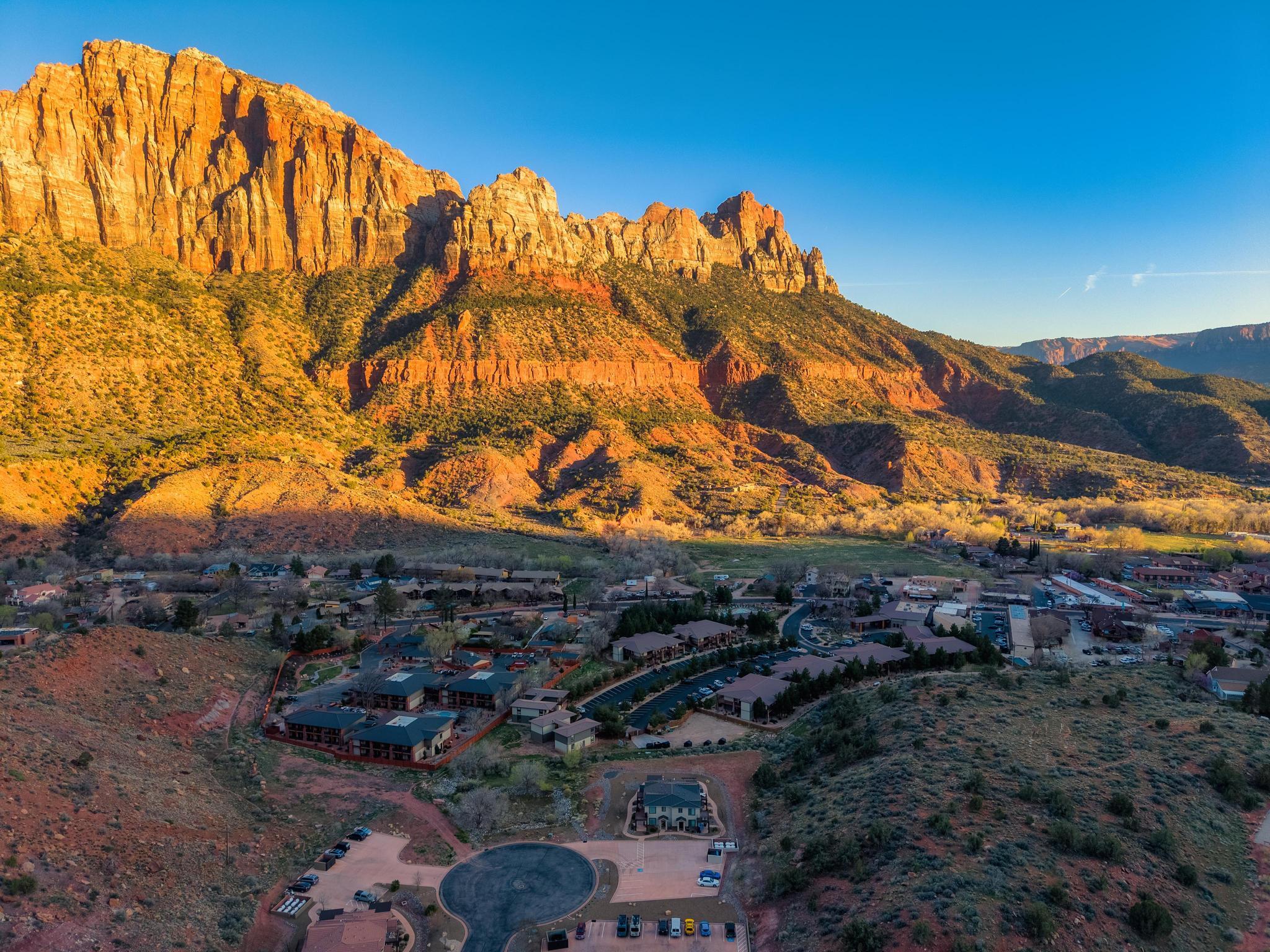 MOENAVE CONDO - Residential